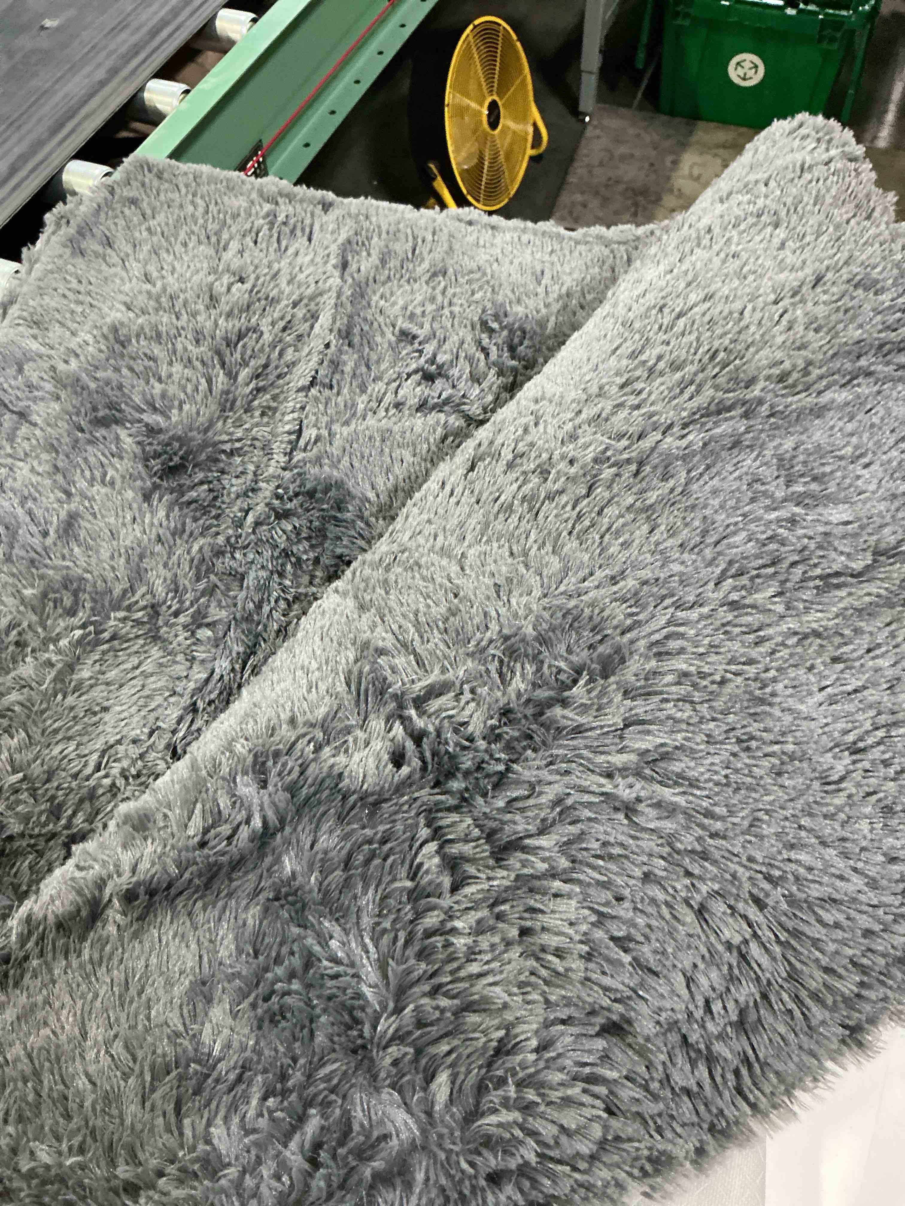 Condition photo showing Good Condition for ophanie area rugs for living room bedroom, washable non-slip fluffy soft grey shag carpet, indoor floor gray 4x6 fuzzy shaggy living room plush rug for kids home dorm decor aesthetic