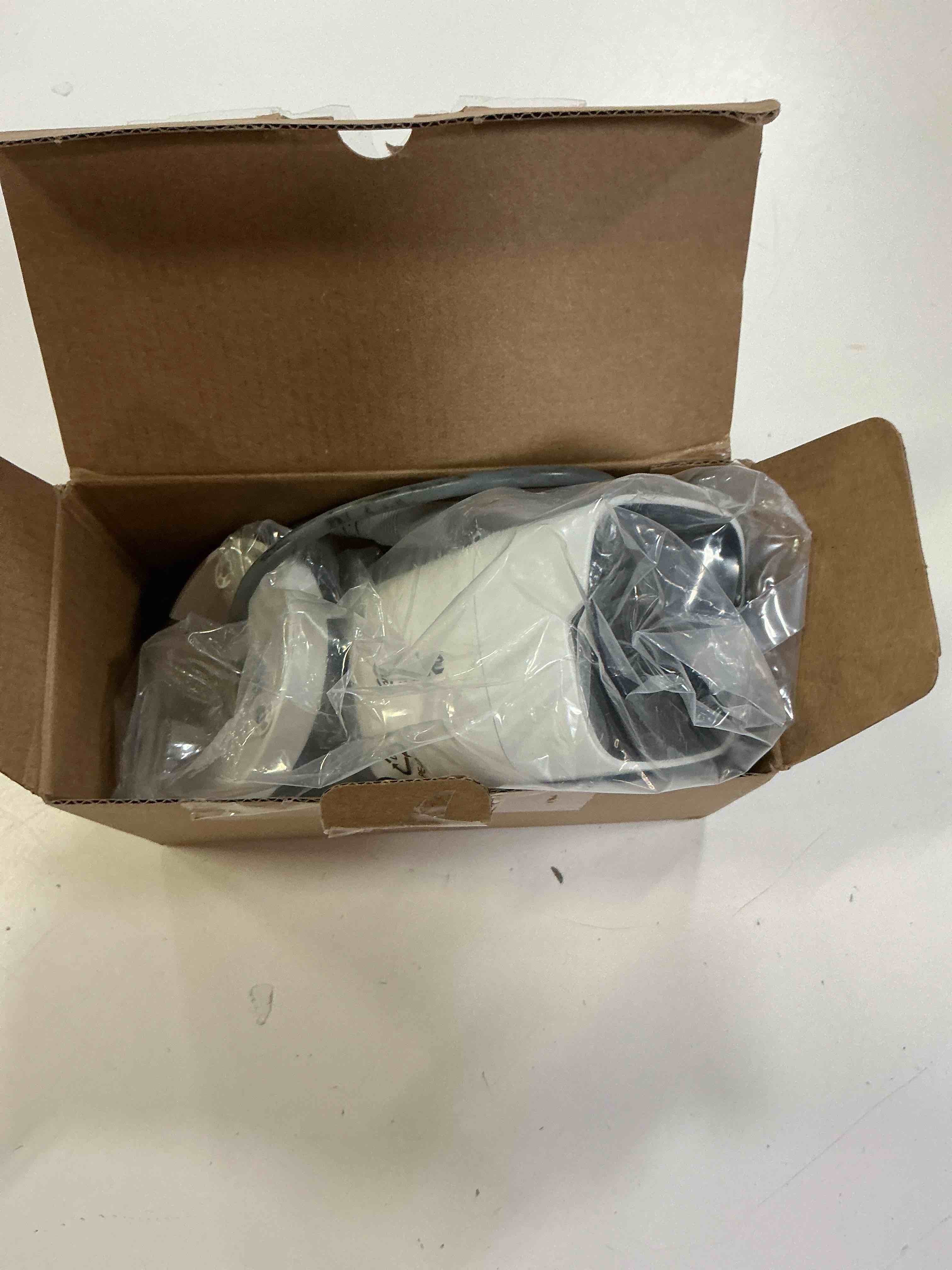 Condition photo showing New/Like New for annke cr1bg cctv surveillance camera full hd+ 5mp waterproof with lens 2.8mm
