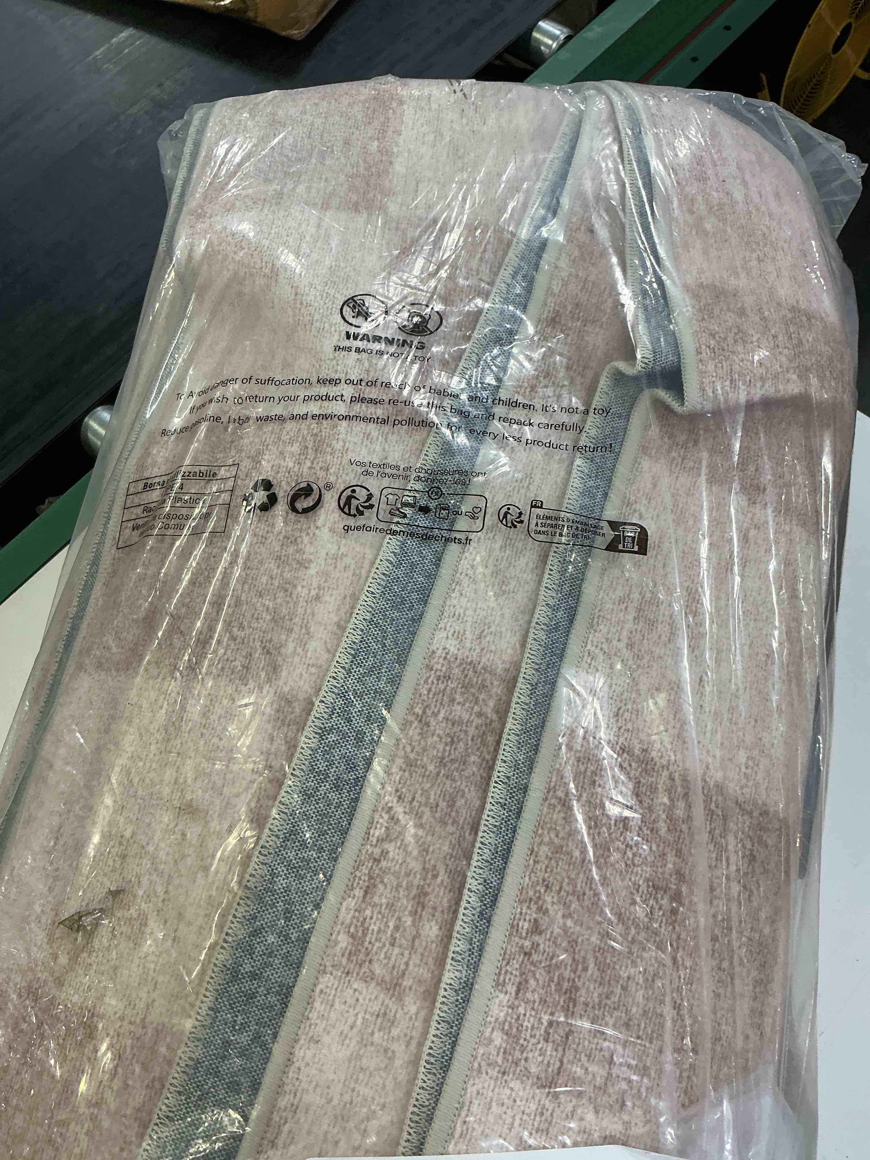 Condition photo showing Good Condition for berthmeer 9 x12 area rugs for living room bedroom office dining room farmhouse geometric modern indoor large rugs non slip machine washable carpets brown