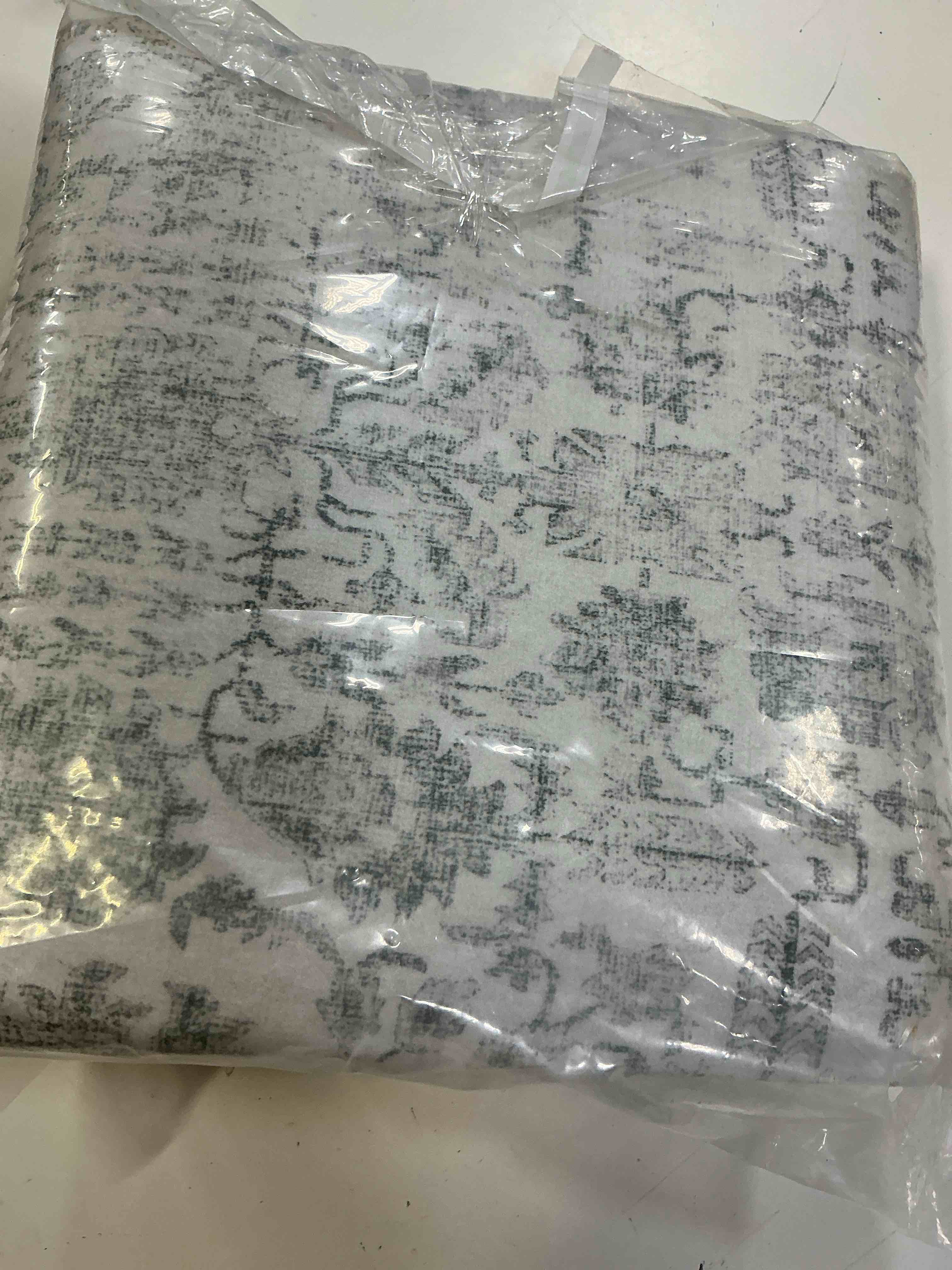 Condition photo showing Good Condition for berthmeer 3 x5 gray area rugs vintage distressed small entryway rugs doormats for living room bedroom dining room office entrance kitchen throw rugs stain resistant non-slip