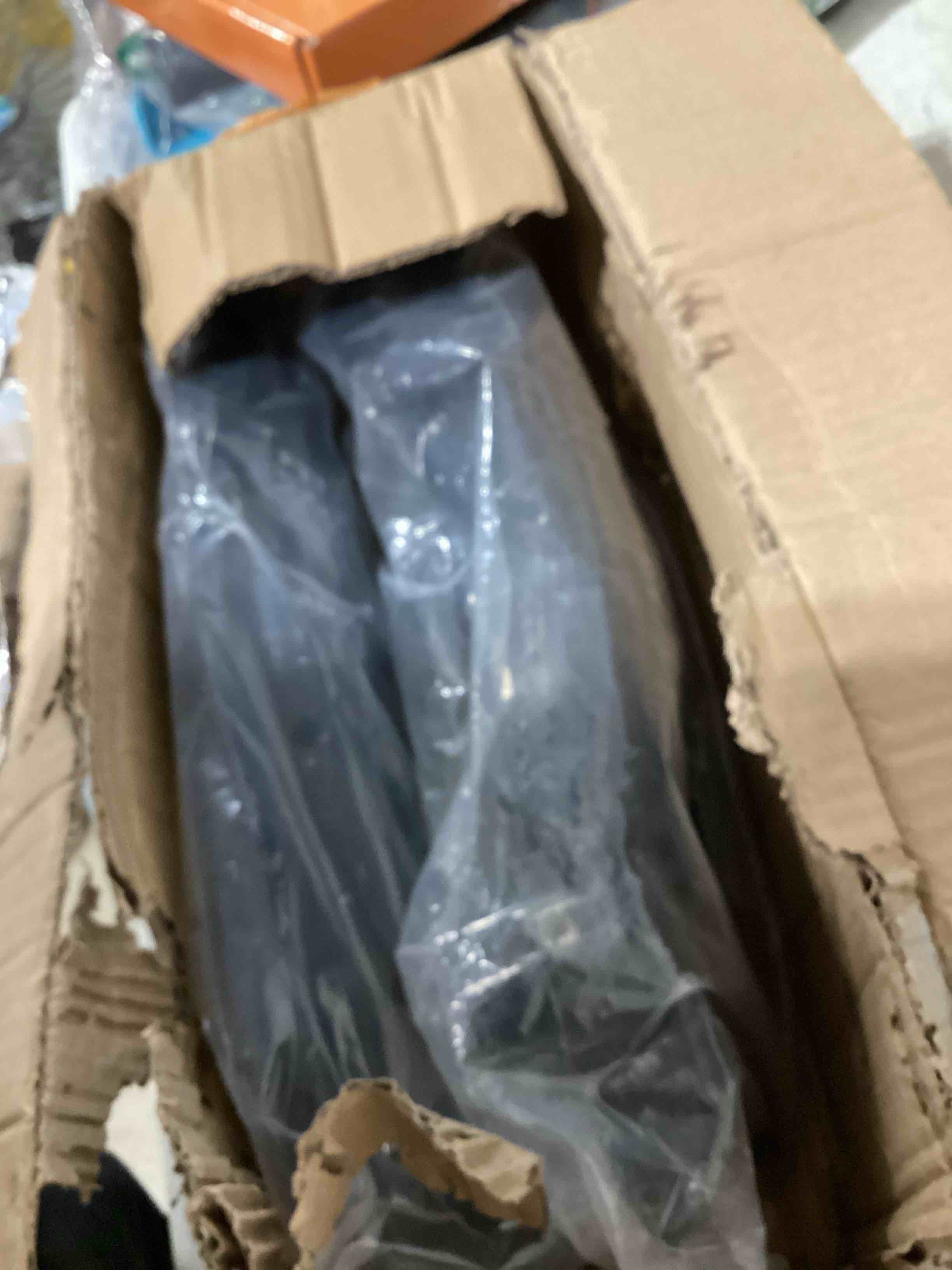 Condition photo showing As Is for front left and right lower suspension control arm for toyota pickup 1989-1995 rwd