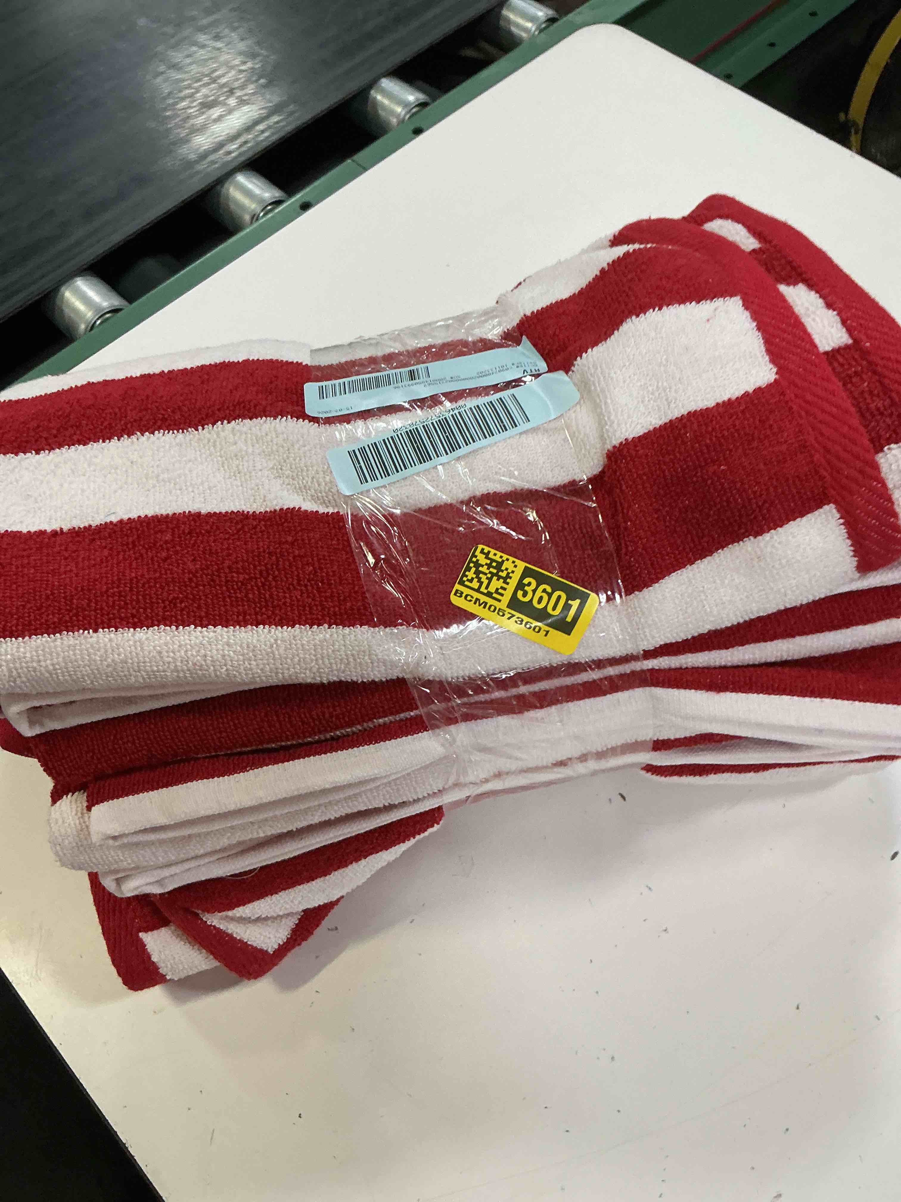 Condition photo showing Good Condition for casa plantino red and white striped beach towels set of 4