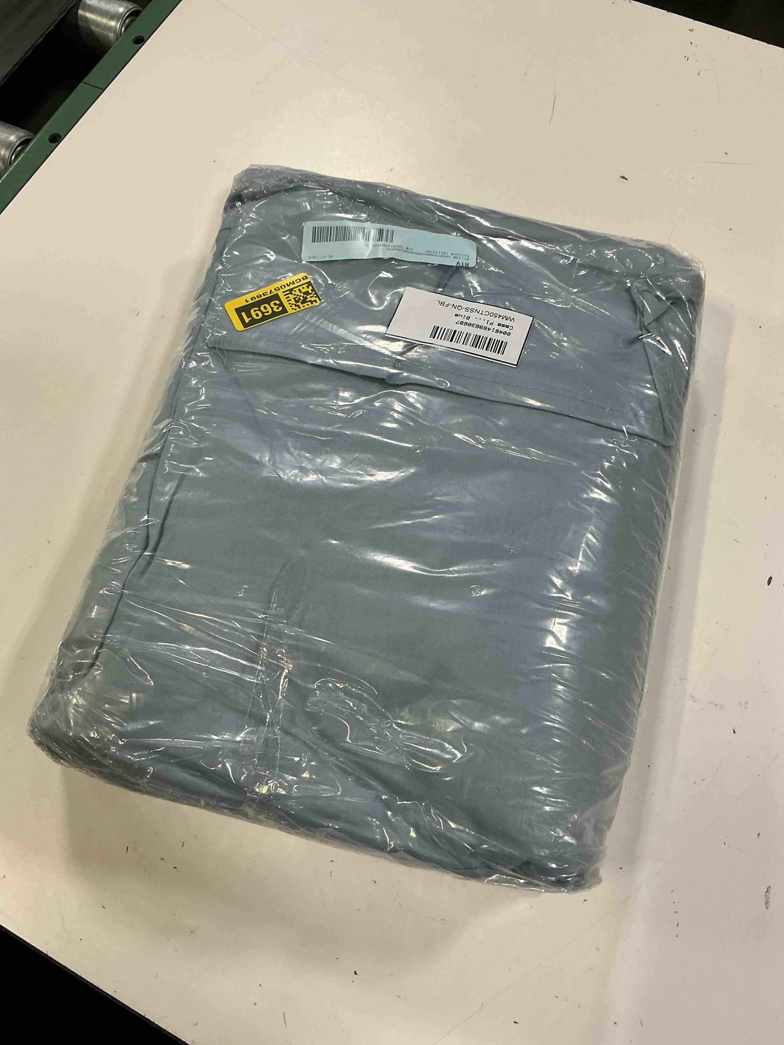 Condition photo showing New/Like New for casa plantino 450 thread count 100% cotton sateen sheet set queen 4 piece sheet set light blue
