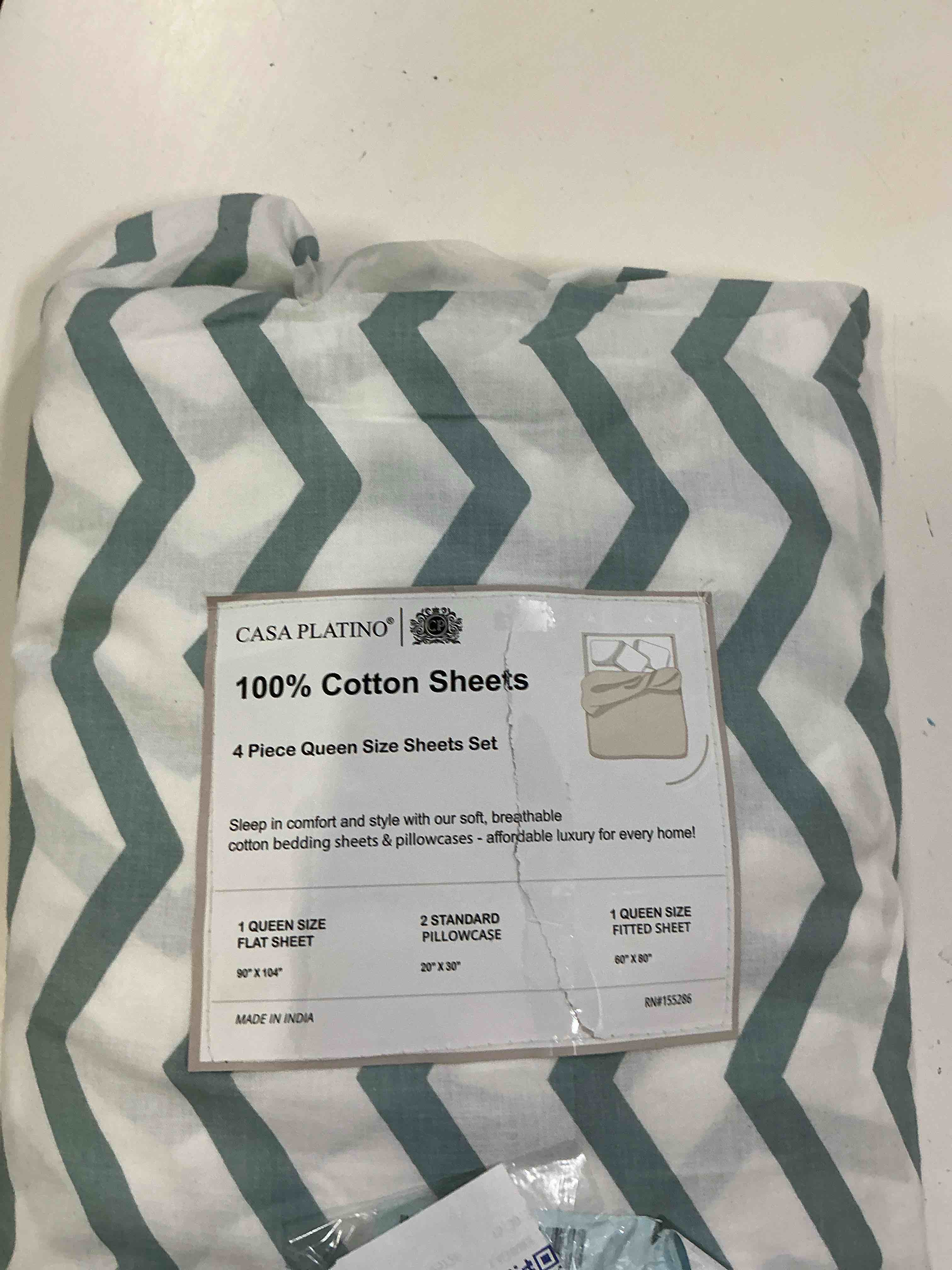 Condition photo showing Good Condition for casa plantino 100% cotton 4 piece queen size sheets set chevron