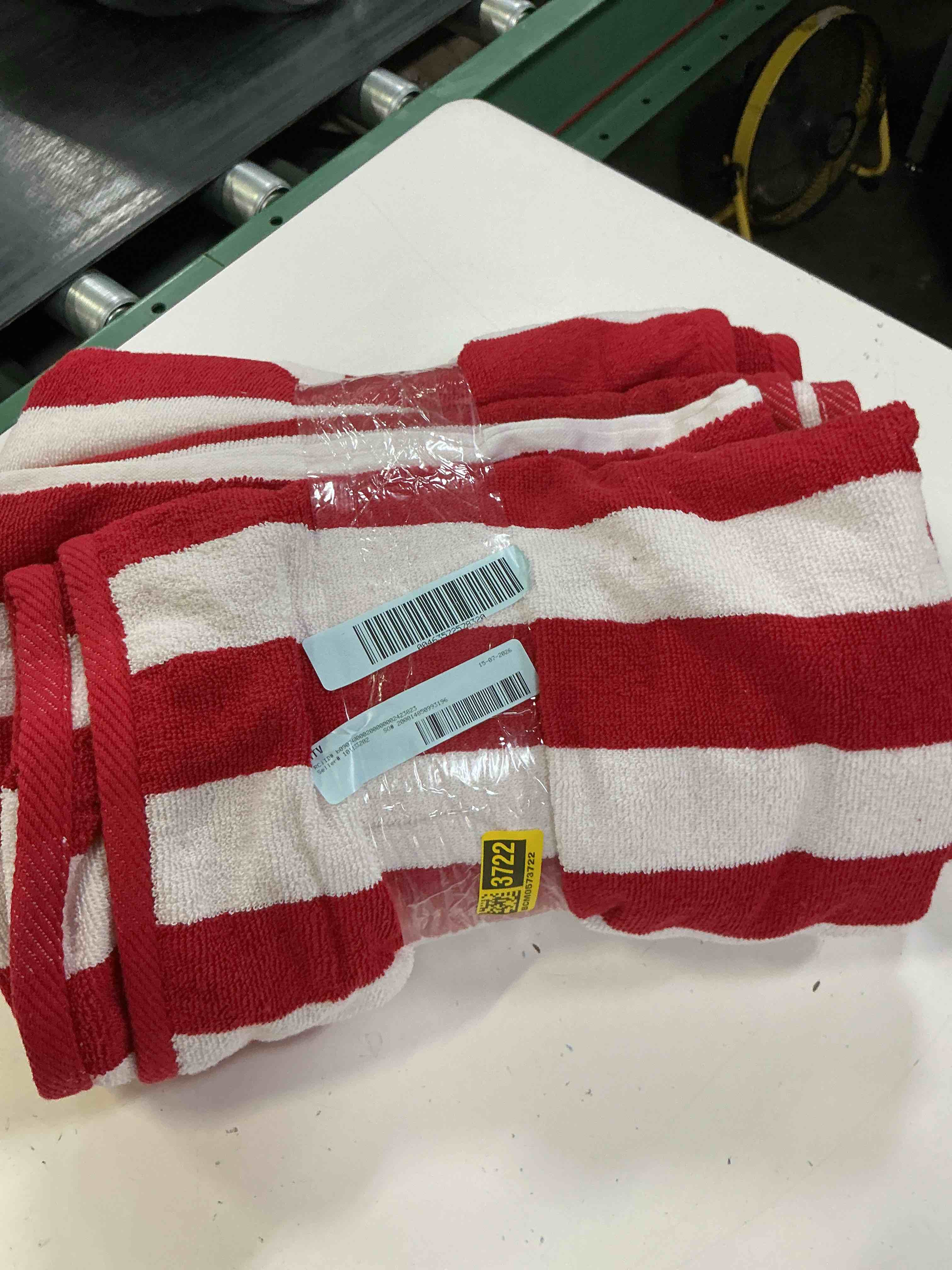 Condition photo showing Good Condition for casa plantino red and white striped beach towels set of 4