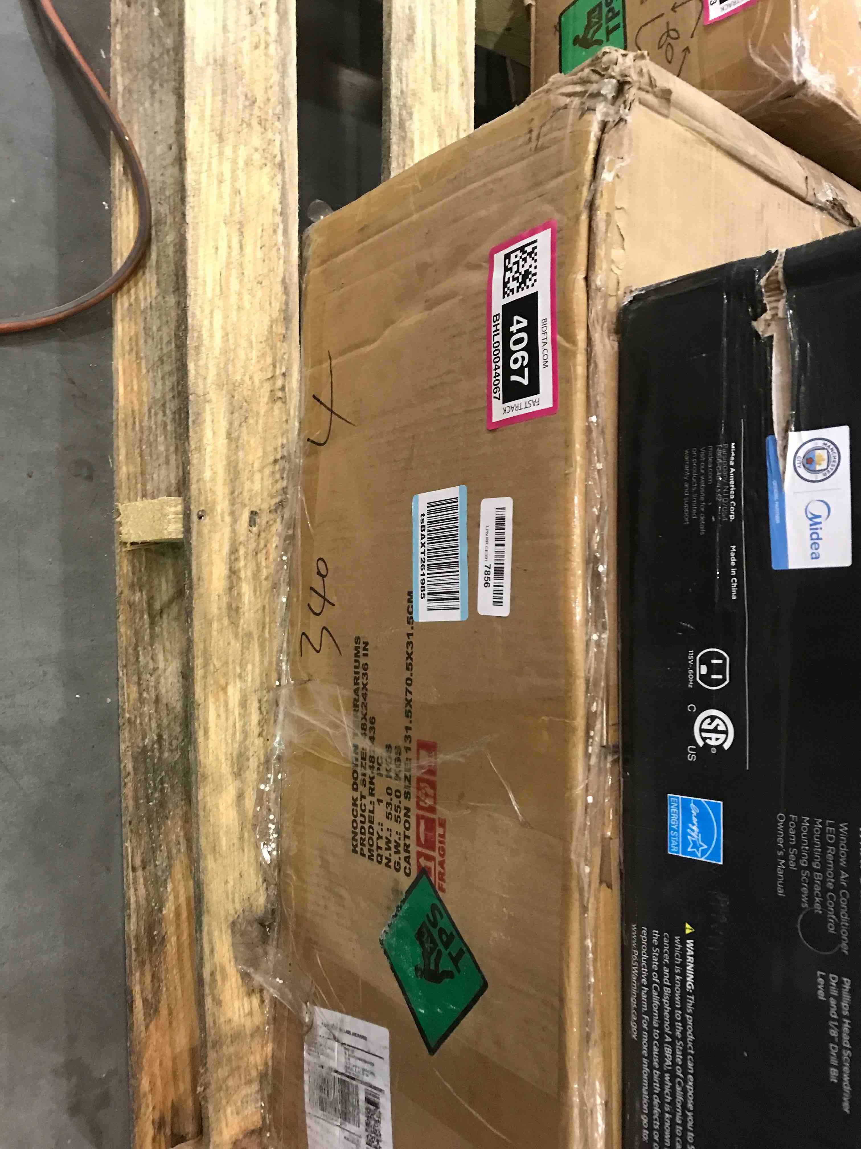 https://s3.amazonaws.com/lotting-images-prod/bidfta/BHL00044068_1689942684405.jpeg