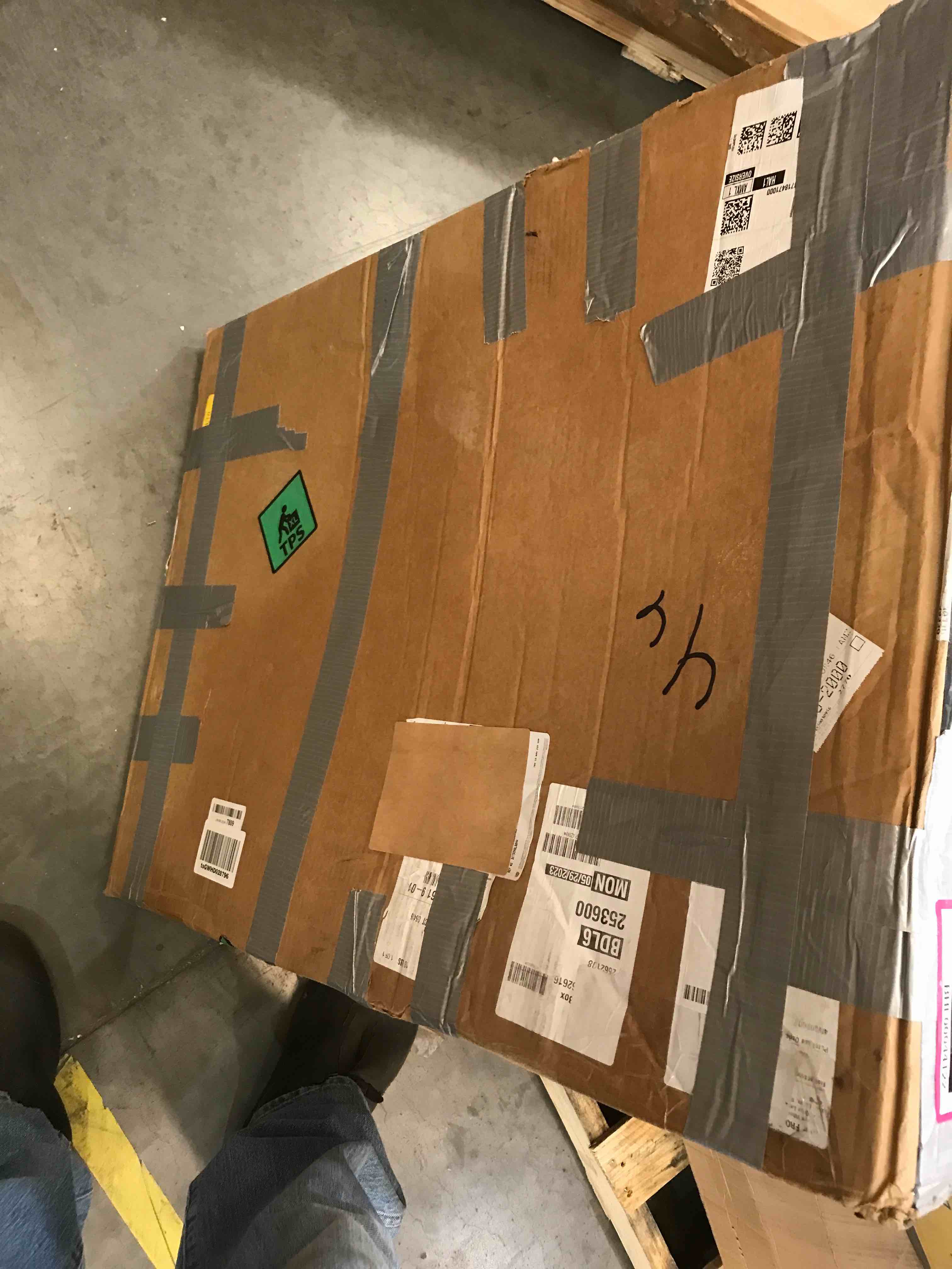 https://s3.amazonaws.com/lotting-images-prod/bidfta/BHL00044122_1690219906220.jpeg