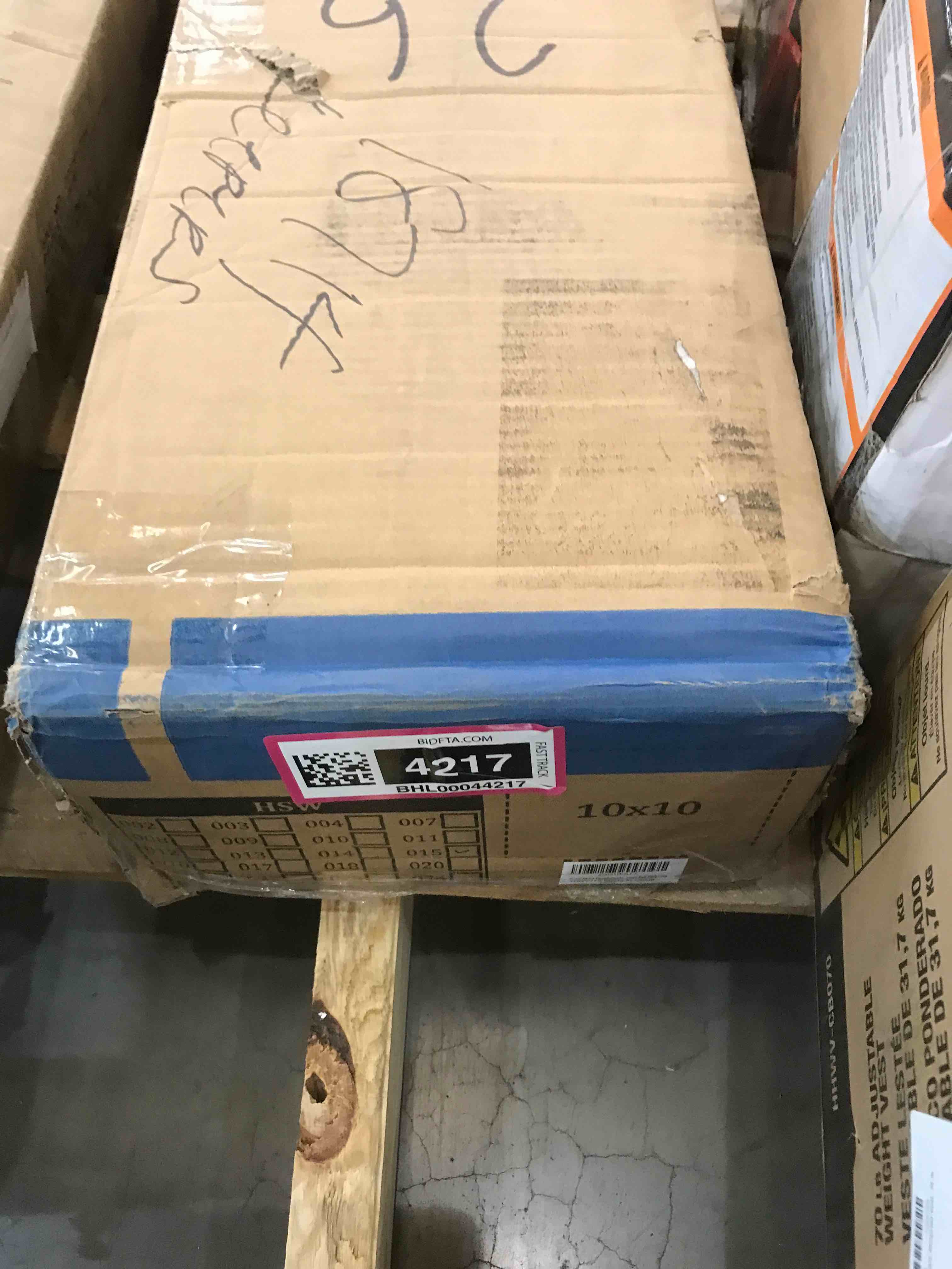 https://s3.amazonaws.com/lotting-images-prod/bidfta/BHL00044217_1690379647836.jpeg
