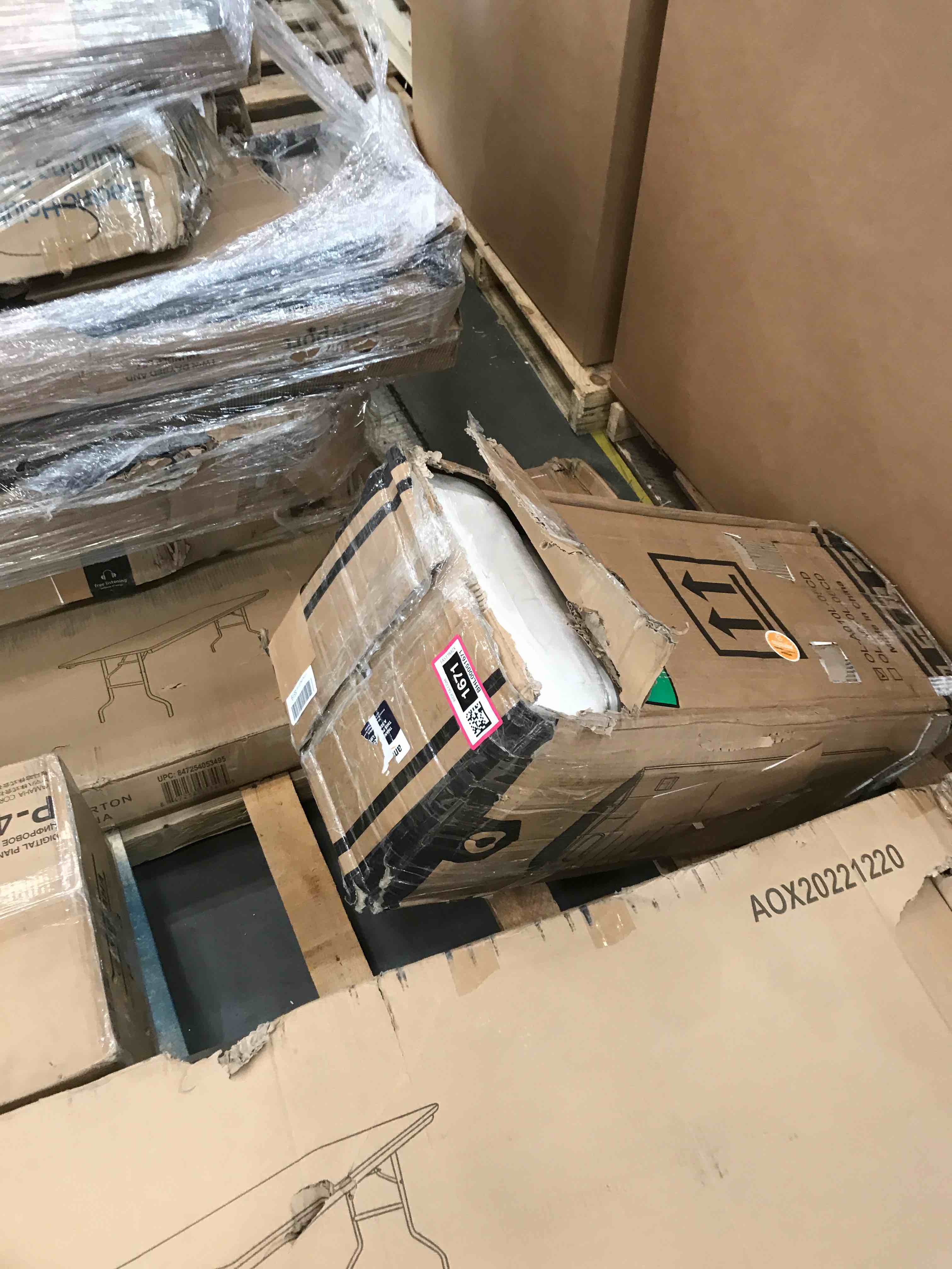 https://s3.amazonaws.com/lotting-images-prod/bidfta/BHL00051671_1683306664153.jpeg