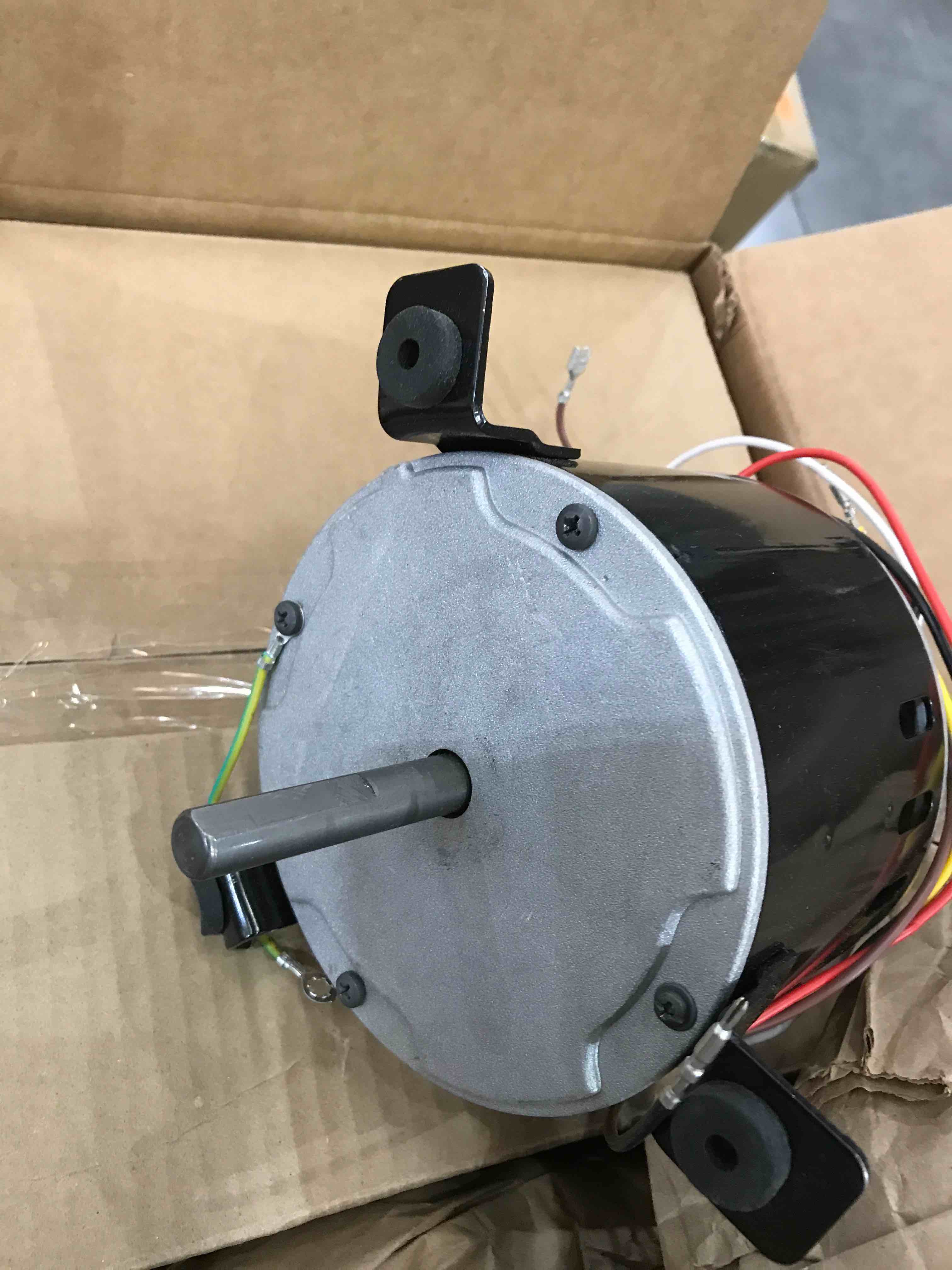 https://s3.amazonaws.com/lotting-images-prod/bidfta/BHL00054266_1685710513195.jpeg