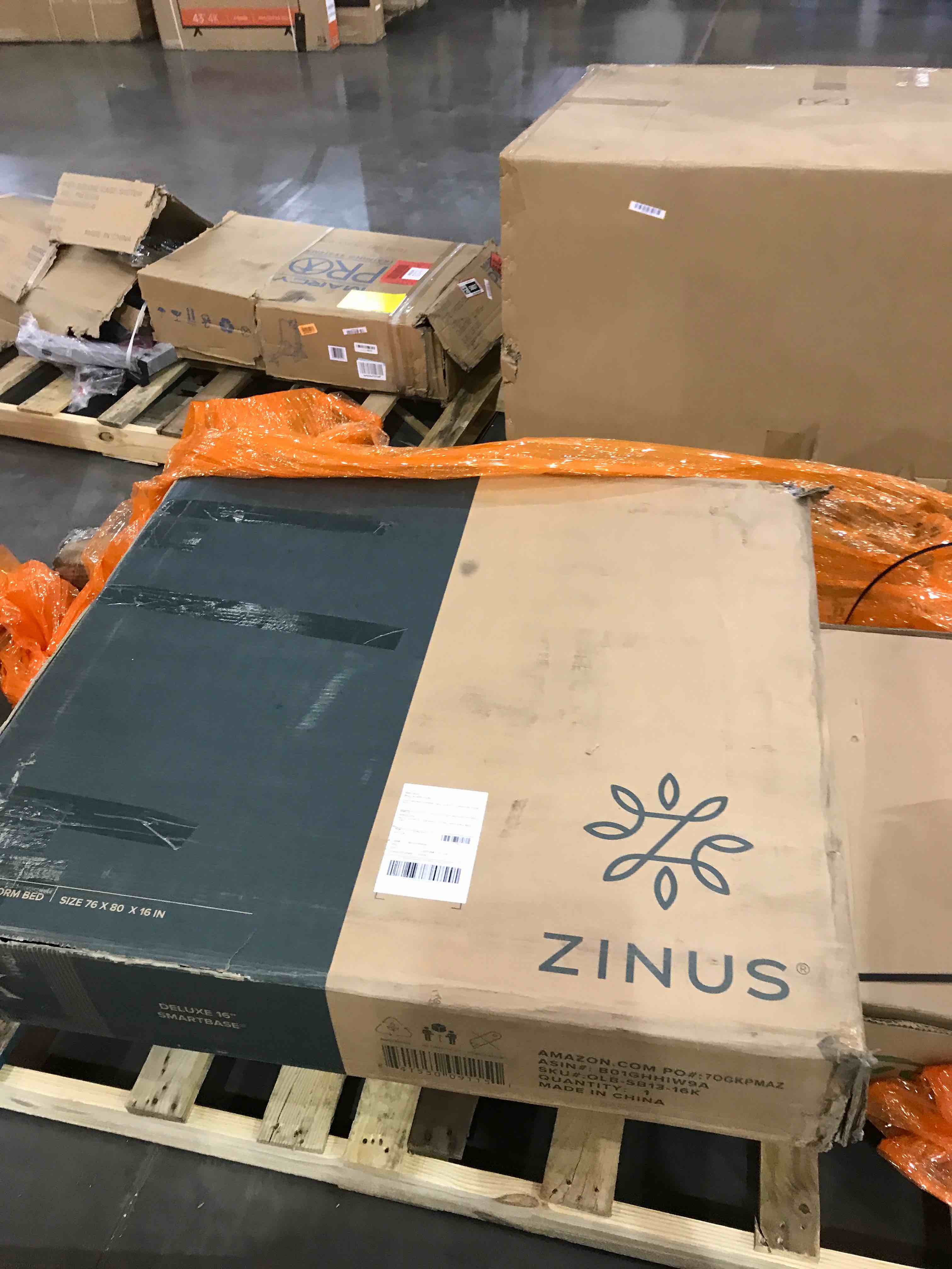 Zinus 16 Inch SmartBase Deluxe Mattress Foundation, 2 Extra Inches high for Under-bed Storage, Platform Bed Frame, Box Spring Replacement, Strong, Sturdy, Quiet Noise-Free, King