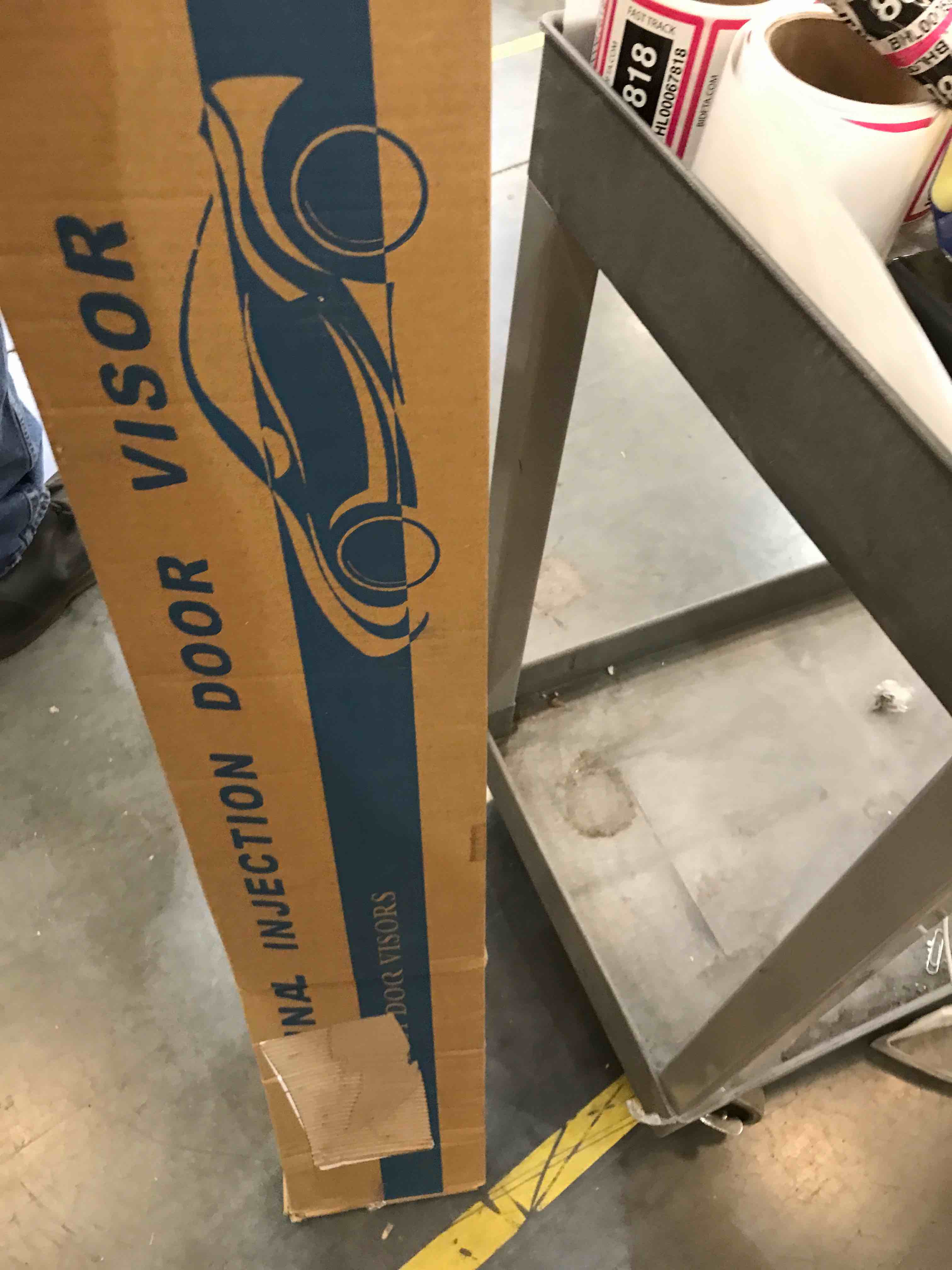 LQQDP 4pcs Smoke Tint With Chrome Trim Outside Mount Tape On/Clip On Style PVC Sun Rain Guard Vent Window Visors Compatible With for 14-20 X-Trail/Rogue