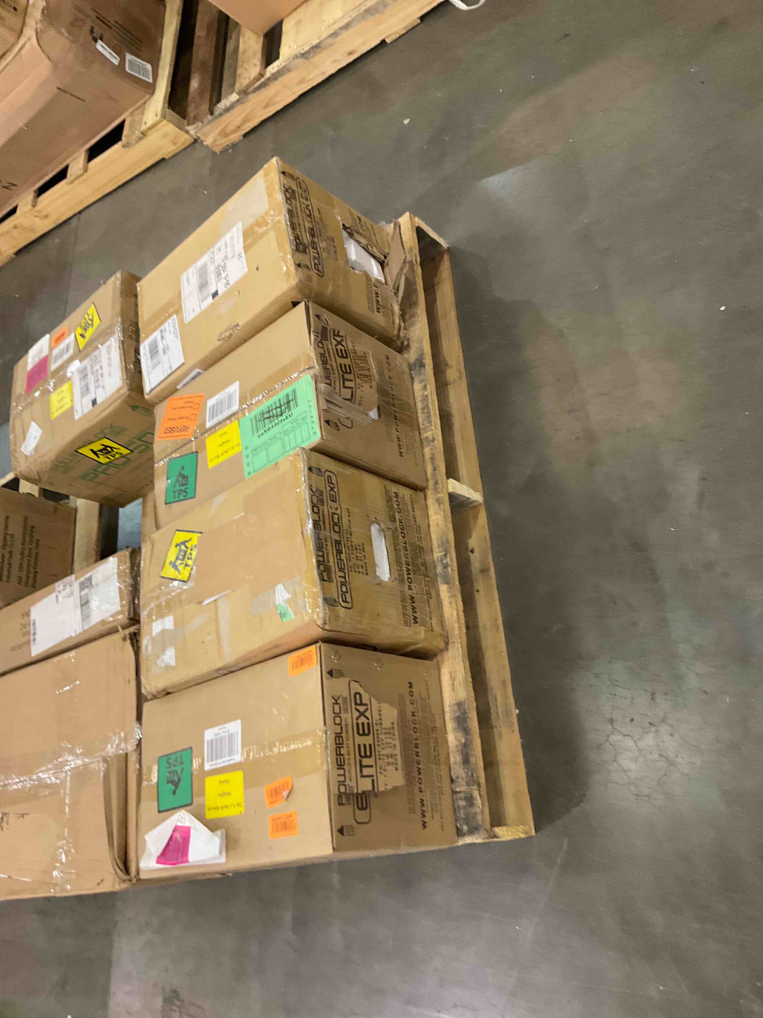 https://s3.amazonaws.com/lotting-images-prod/bidfta/BHL00056934_1686770349912.jpeg