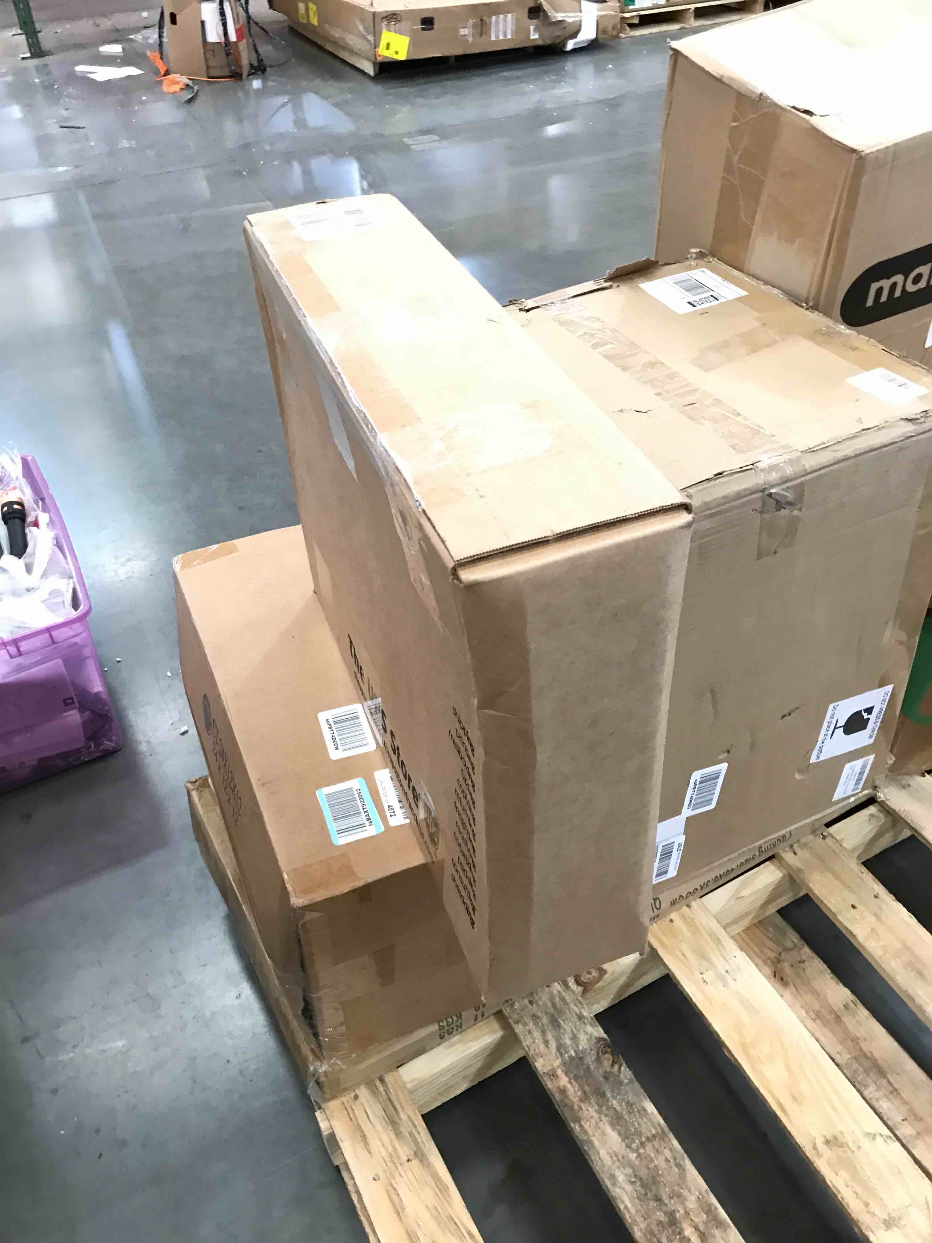 https://s3.amazonaws.com/lotting-images-prod/bidfta/BHL00057261_1686249633400.jpeg