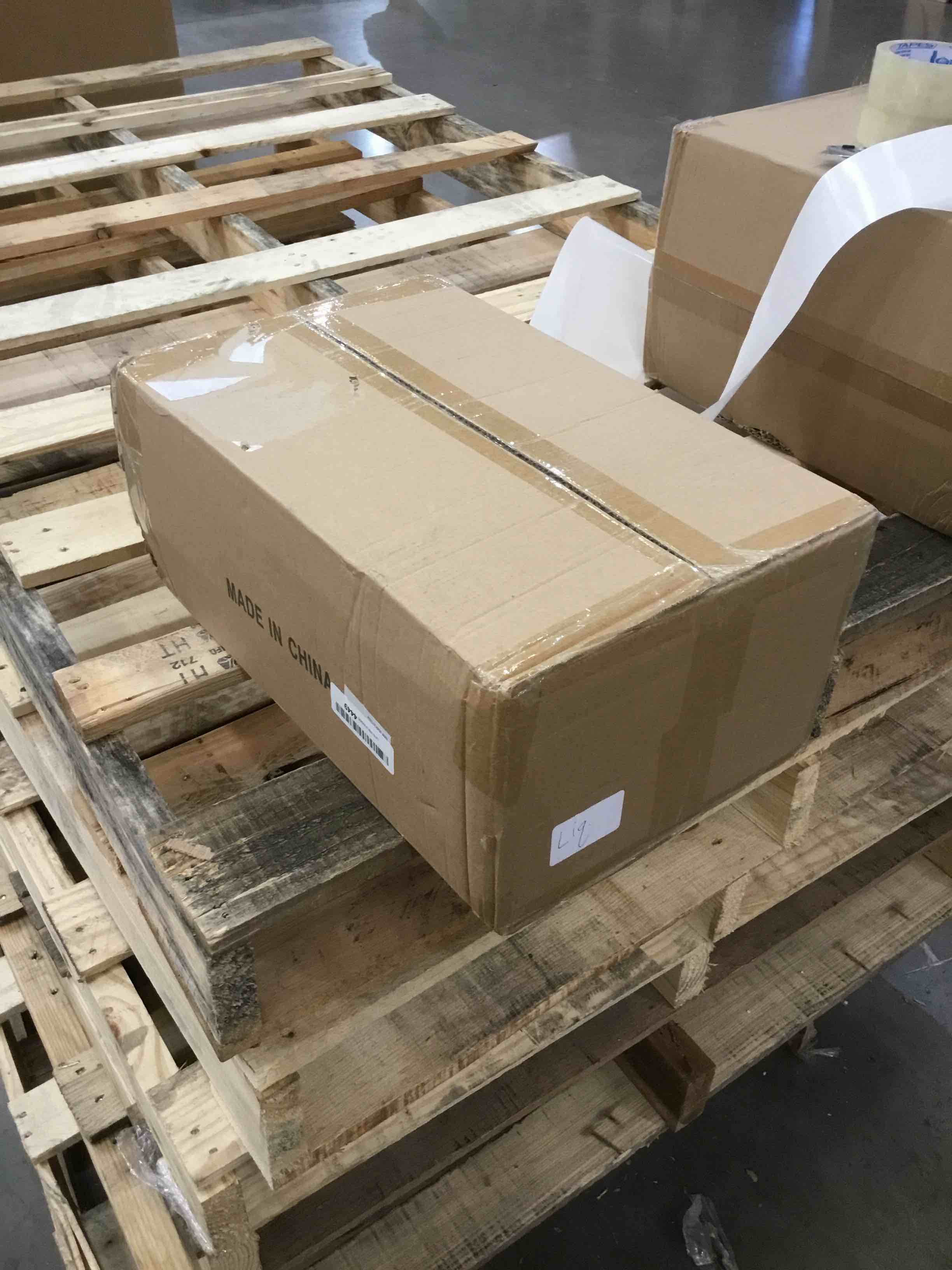 https://s3.amazonaws.com/lotting-images-prod/bidfta/BHL00061260_1687794256031.jpeg