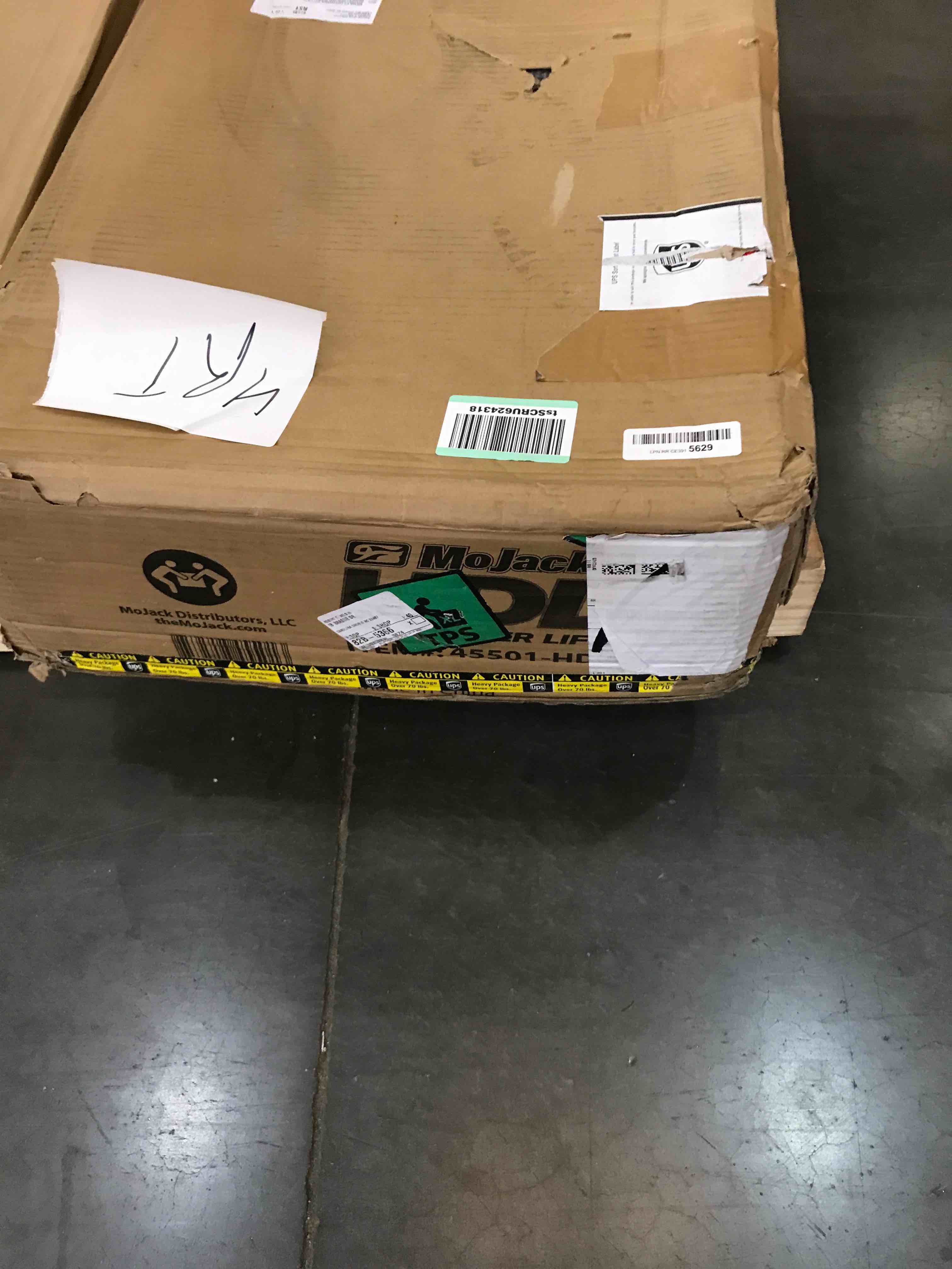 https://s3.amazonaws.com/lotting-images-prod/bidfta/BHL00061620_1687959383343.jpeg