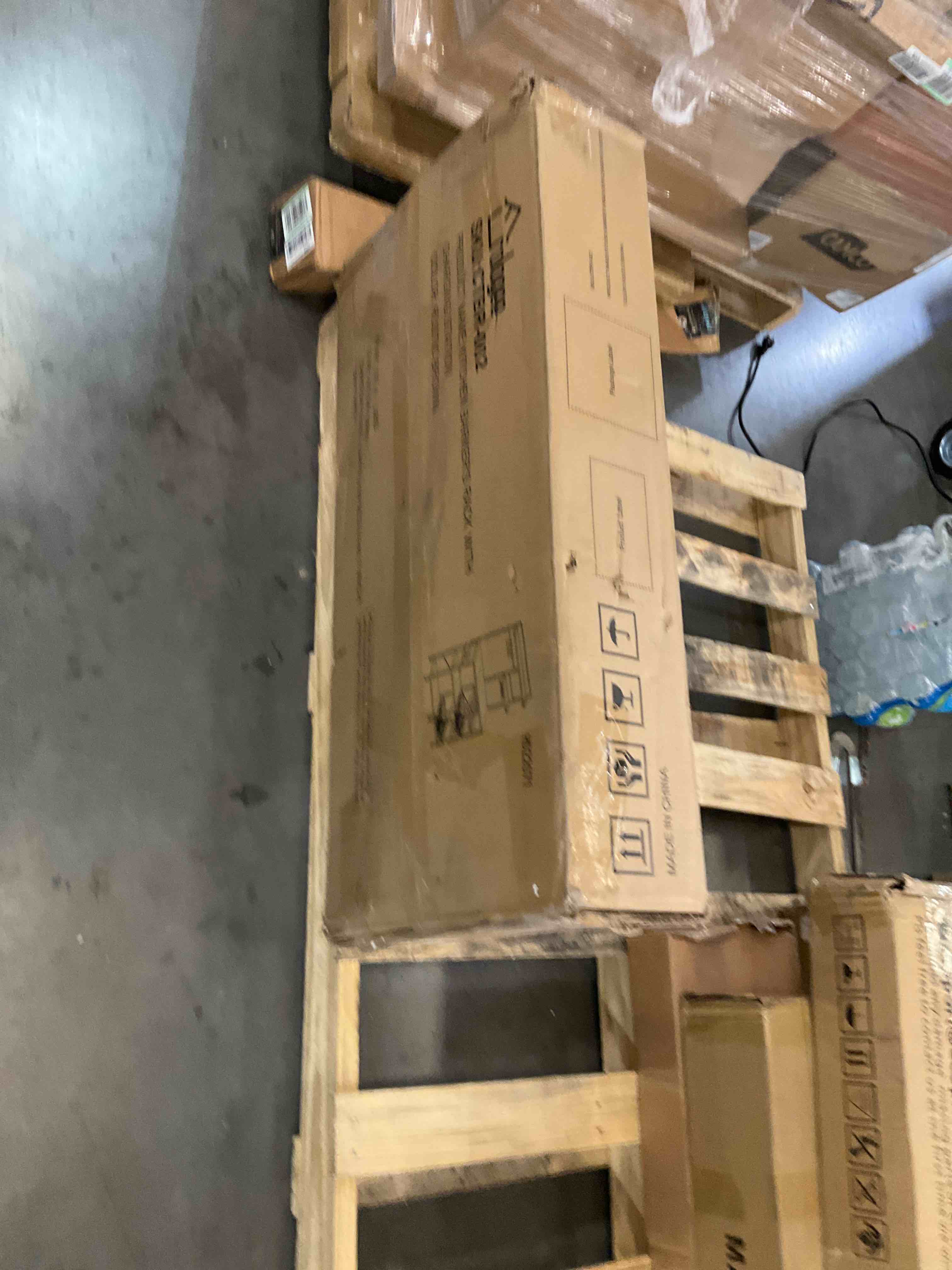 https://s3.amazonaws.com/lotting-images-prod/bidfta/BHL00065094_1686314666543.jpeg