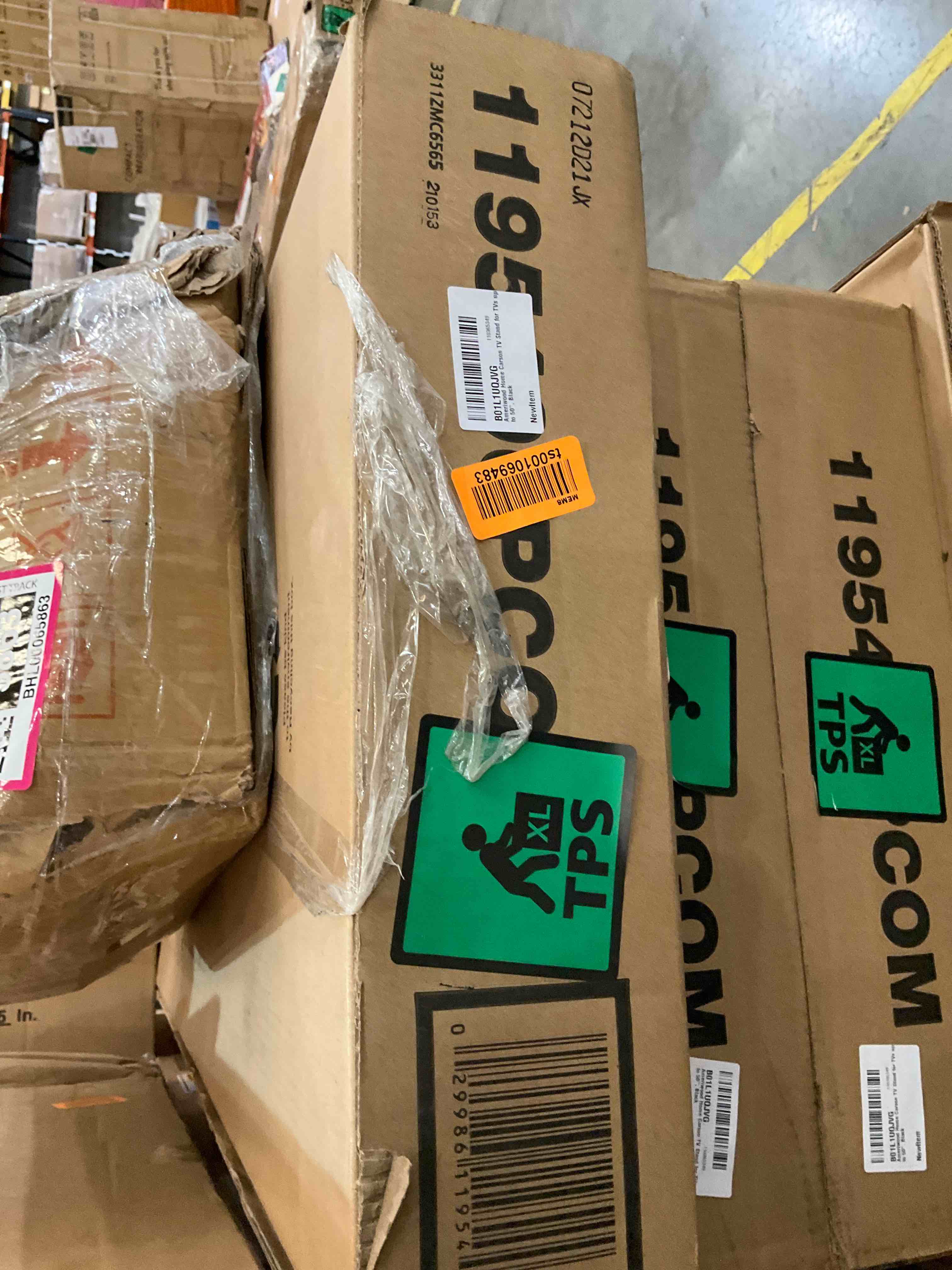 https://s3.amazonaws.com/lotting-images-prod/bidfta/BHL00065876_1689355505469.jpeg