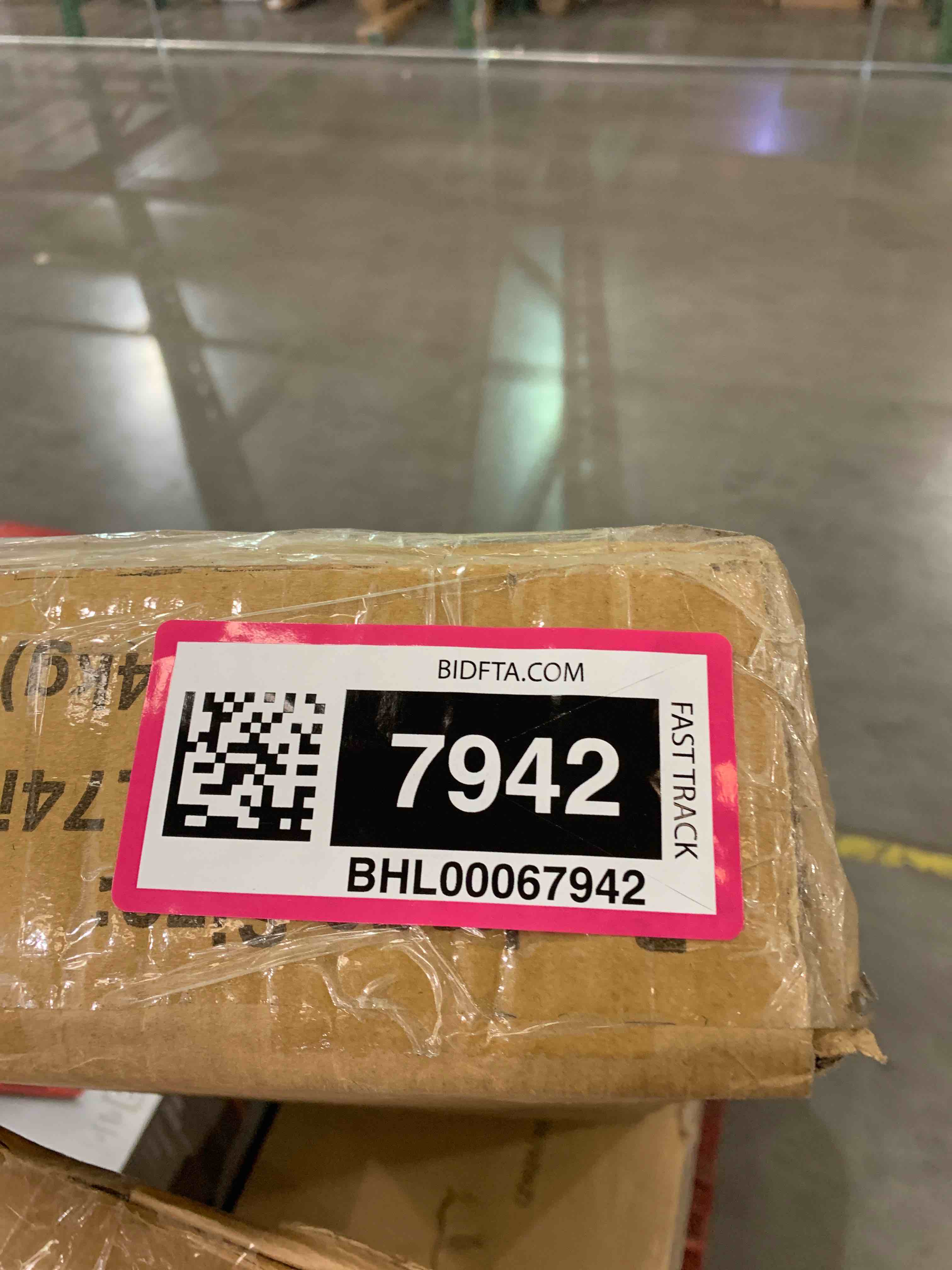 https://s3.amazonaws.com/lotting-images-prod/bidfta/BHL00067942_1686832270166.jpeg
