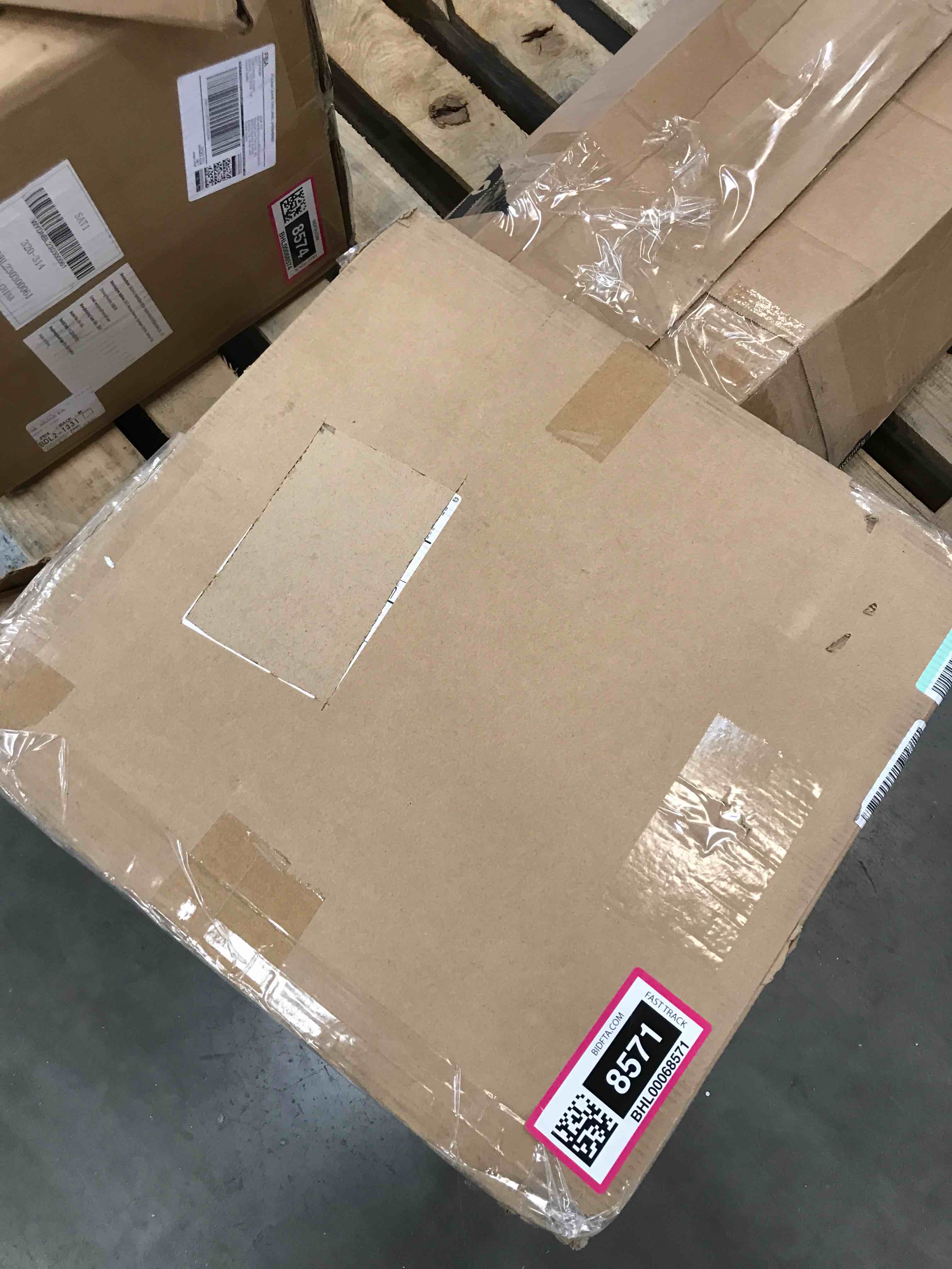 KCRET Honeycomb Laser Bed, 17.7 x 17 x 0.8 inch Honeycomb Working Table for Laser Engraver Cutting Machine, for Smooth Edge Cutting and Table-Protecting