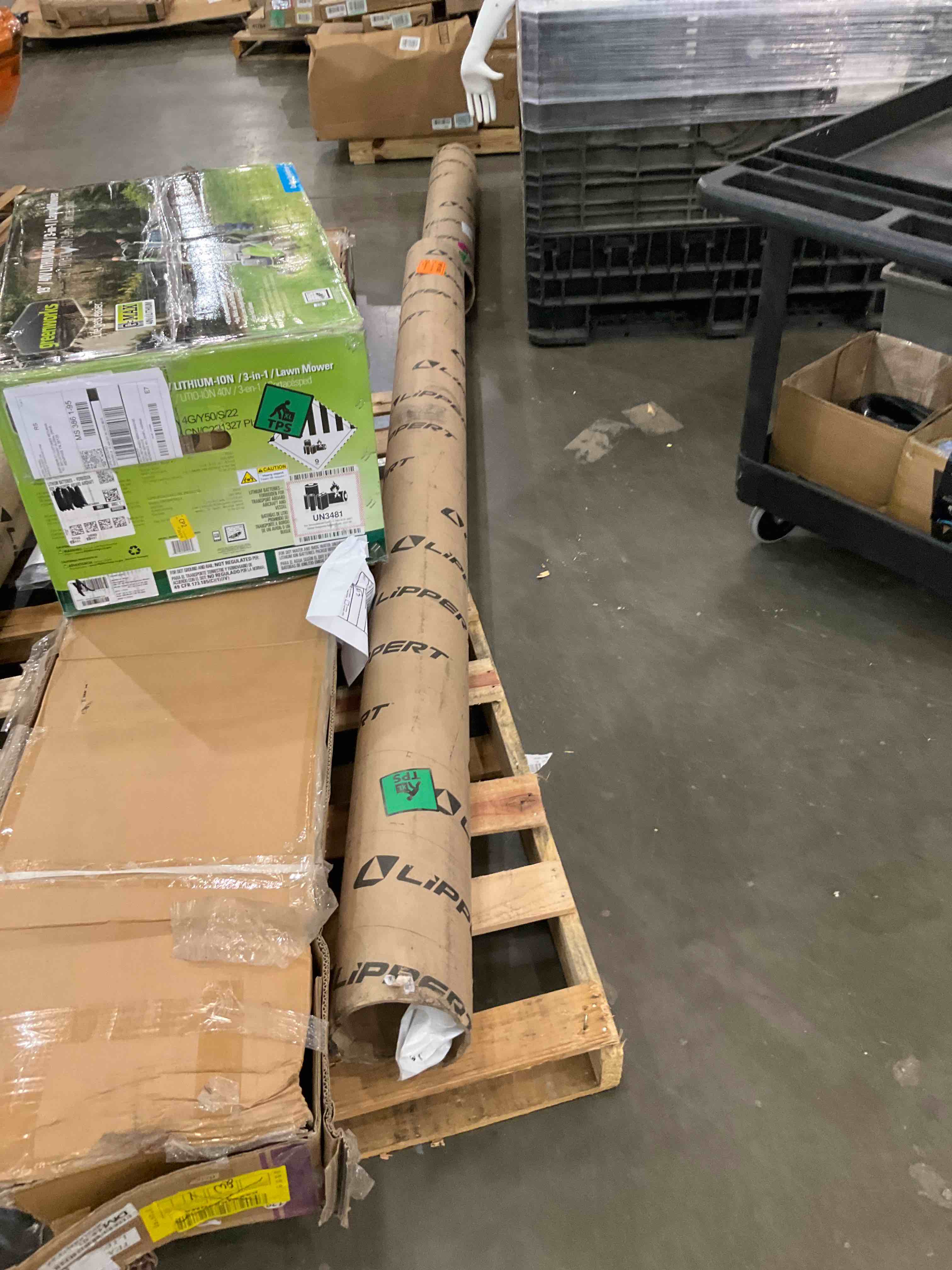 https://s3.amazonaws.com/lotting-images-prod/bidfta/BHL00068903_1685713812361.jpeg