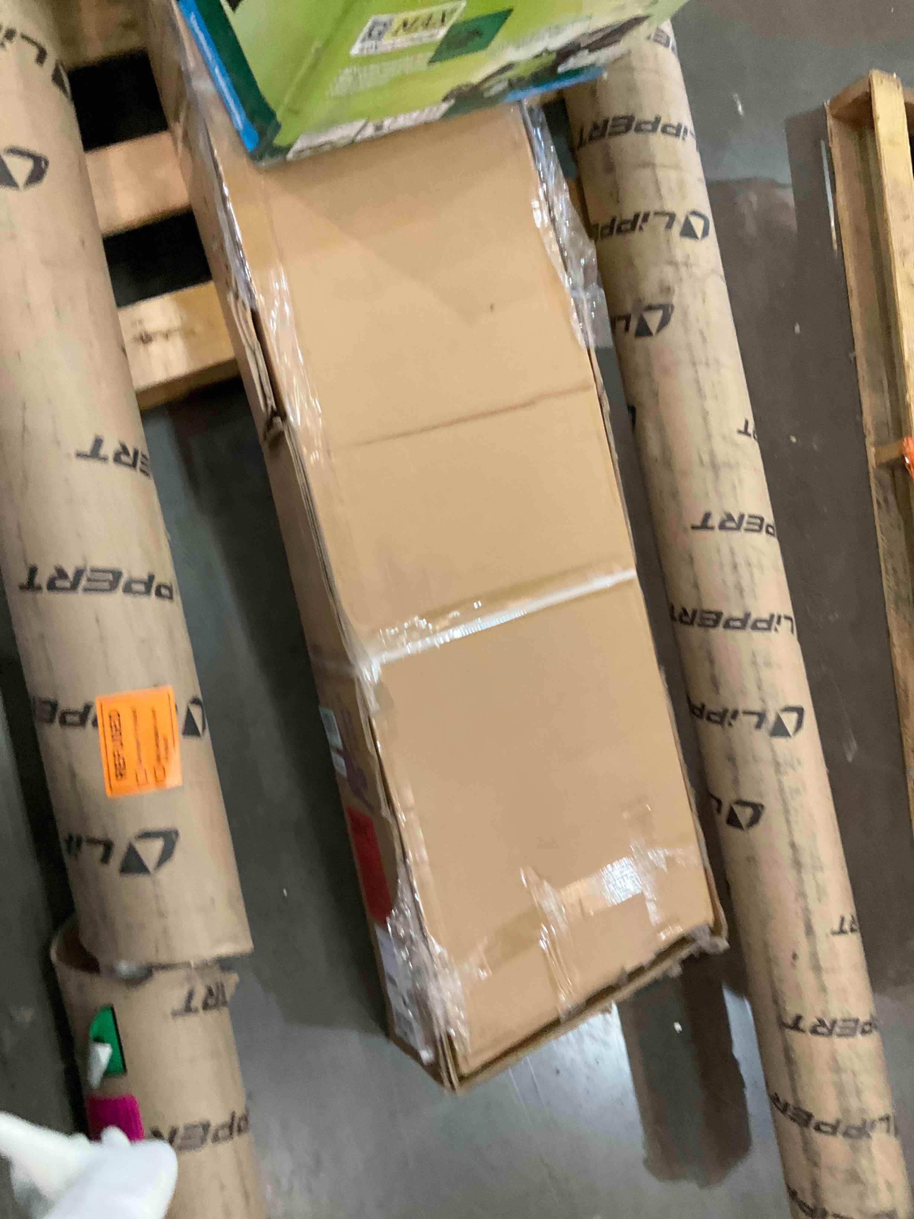 https://s3.amazonaws.com/lotting-images-prod/bidfta/BHL00068906_1685713943877.jpeg
