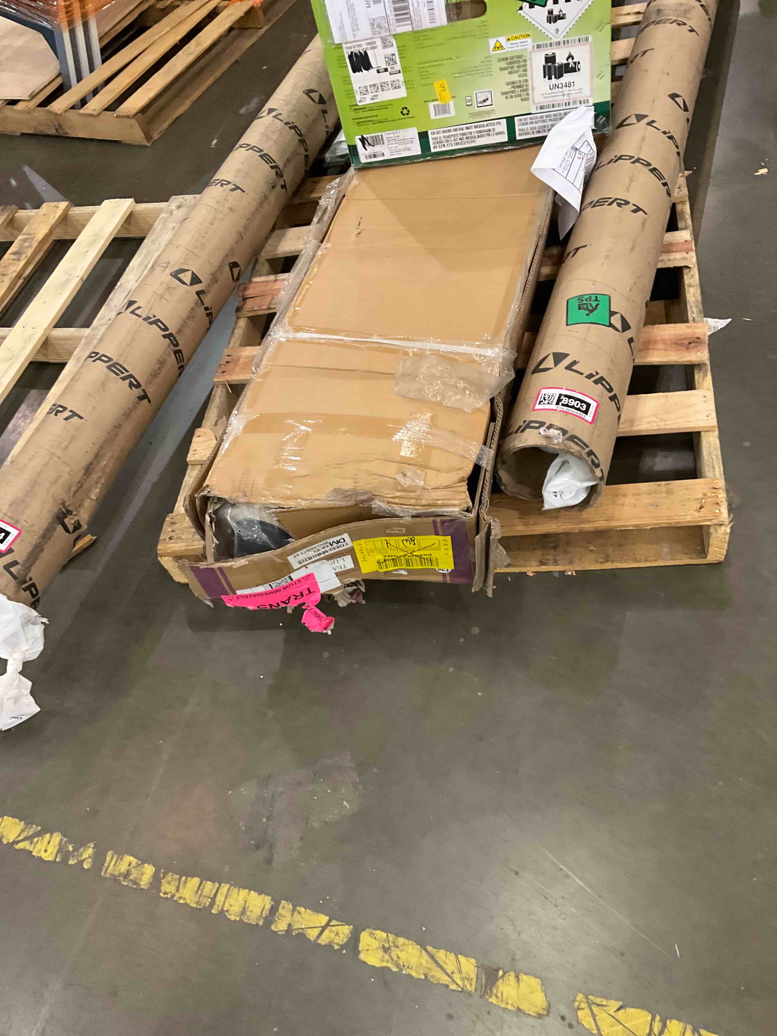 https://s3.amazonaws.com/lotting-images-prod/bidfta/BHL00068906_1685713952053.jpeg