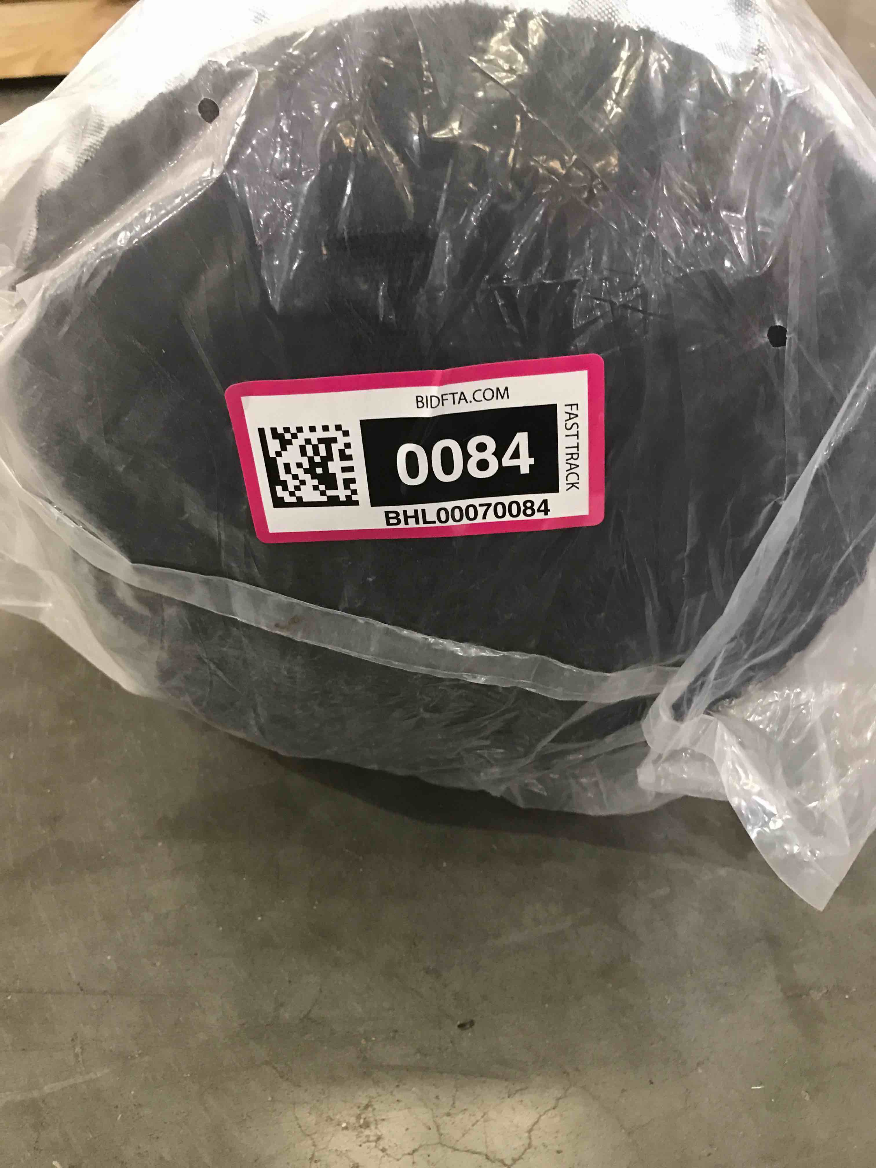 https://s3.amazonaws.com/lotting-images-prod/bidfta/BHL00070084_1689263511421.jpeg