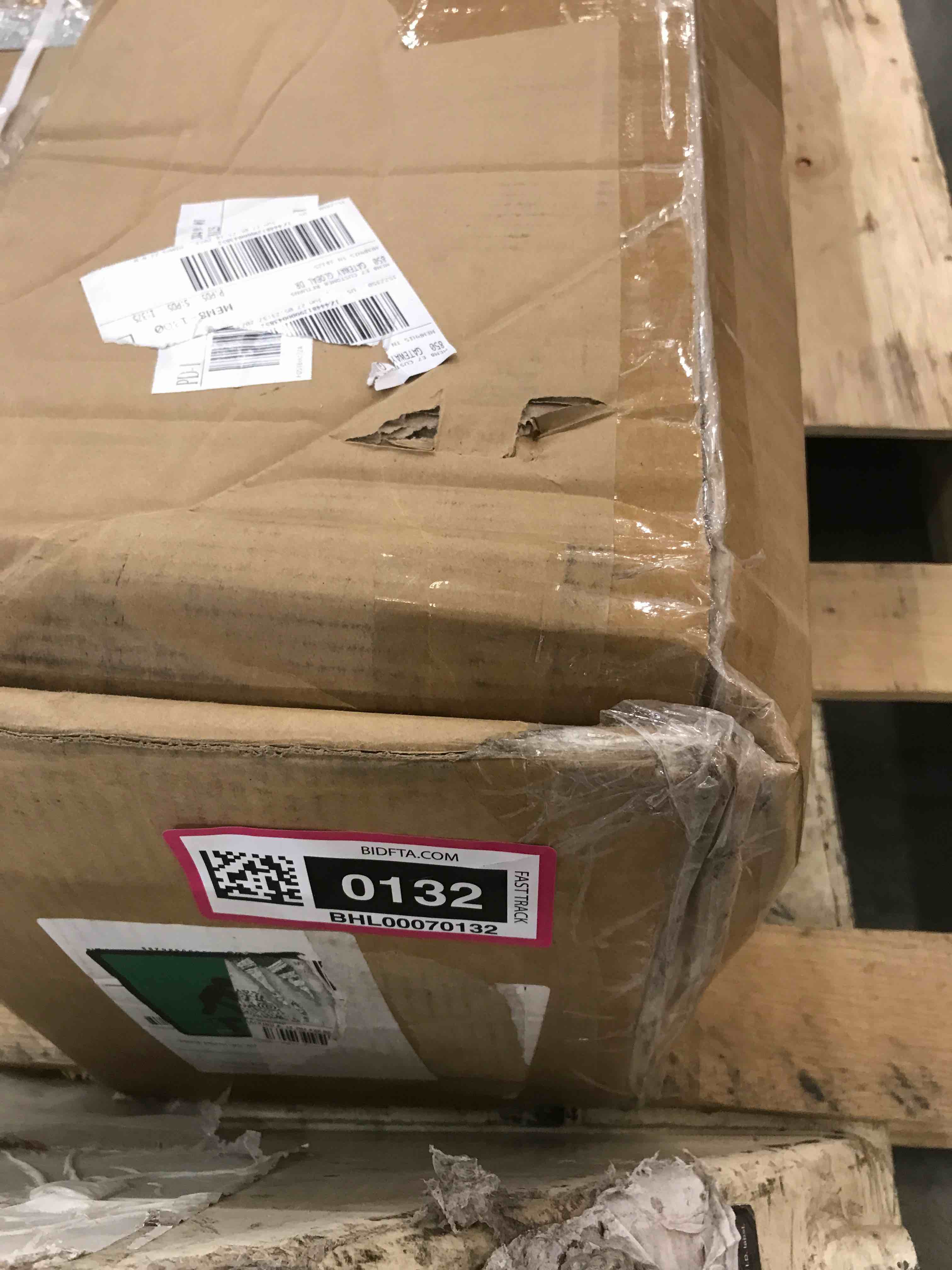 https://s3.amazonaws.com/lotting-images-prod/bidfta/BHL00070132_1689339328514.jpeg
