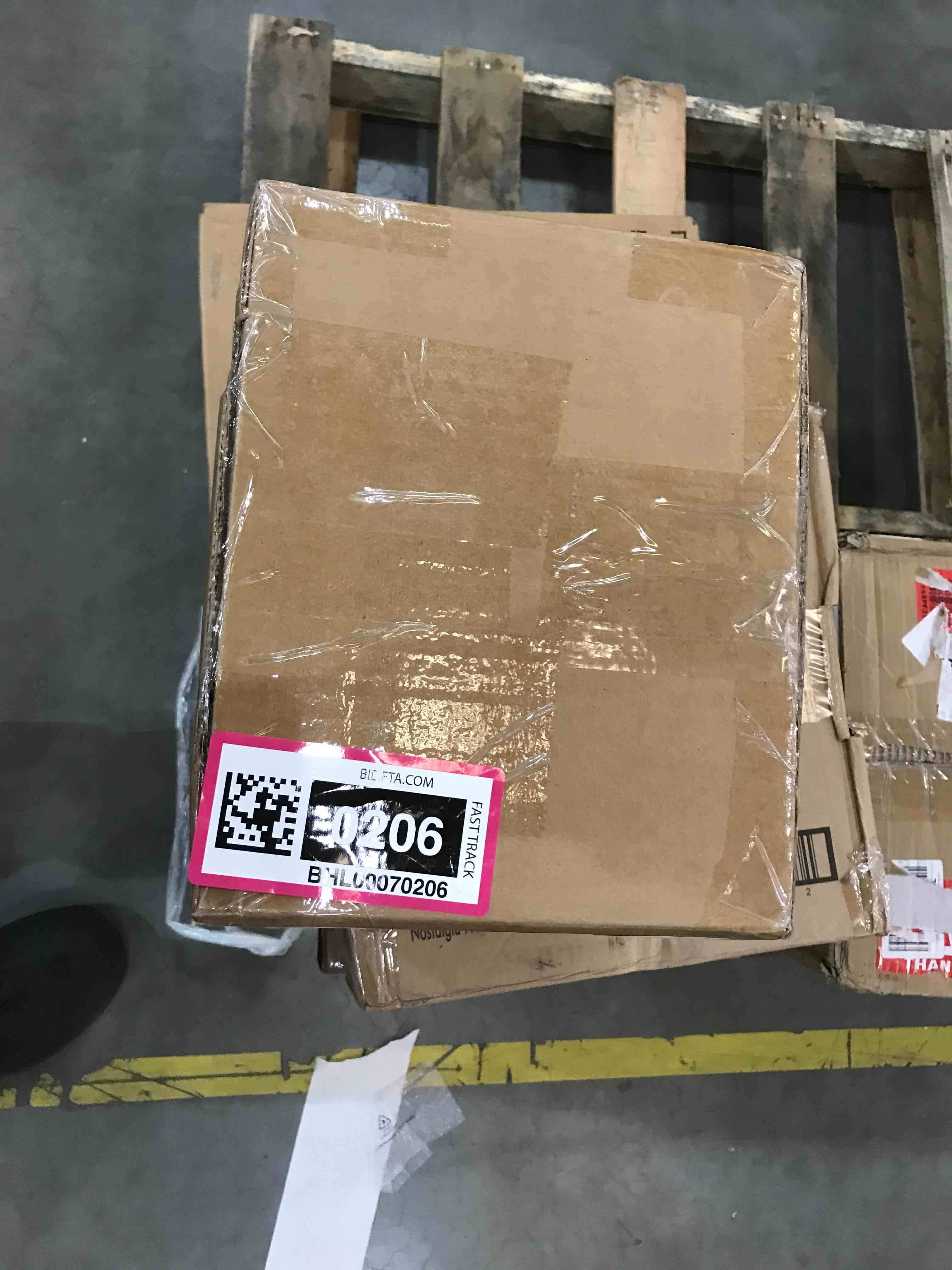 https://s3.amazonaws.com/lotting-images-prod/bidfta/BHL00070206_1689620113854.jpeg