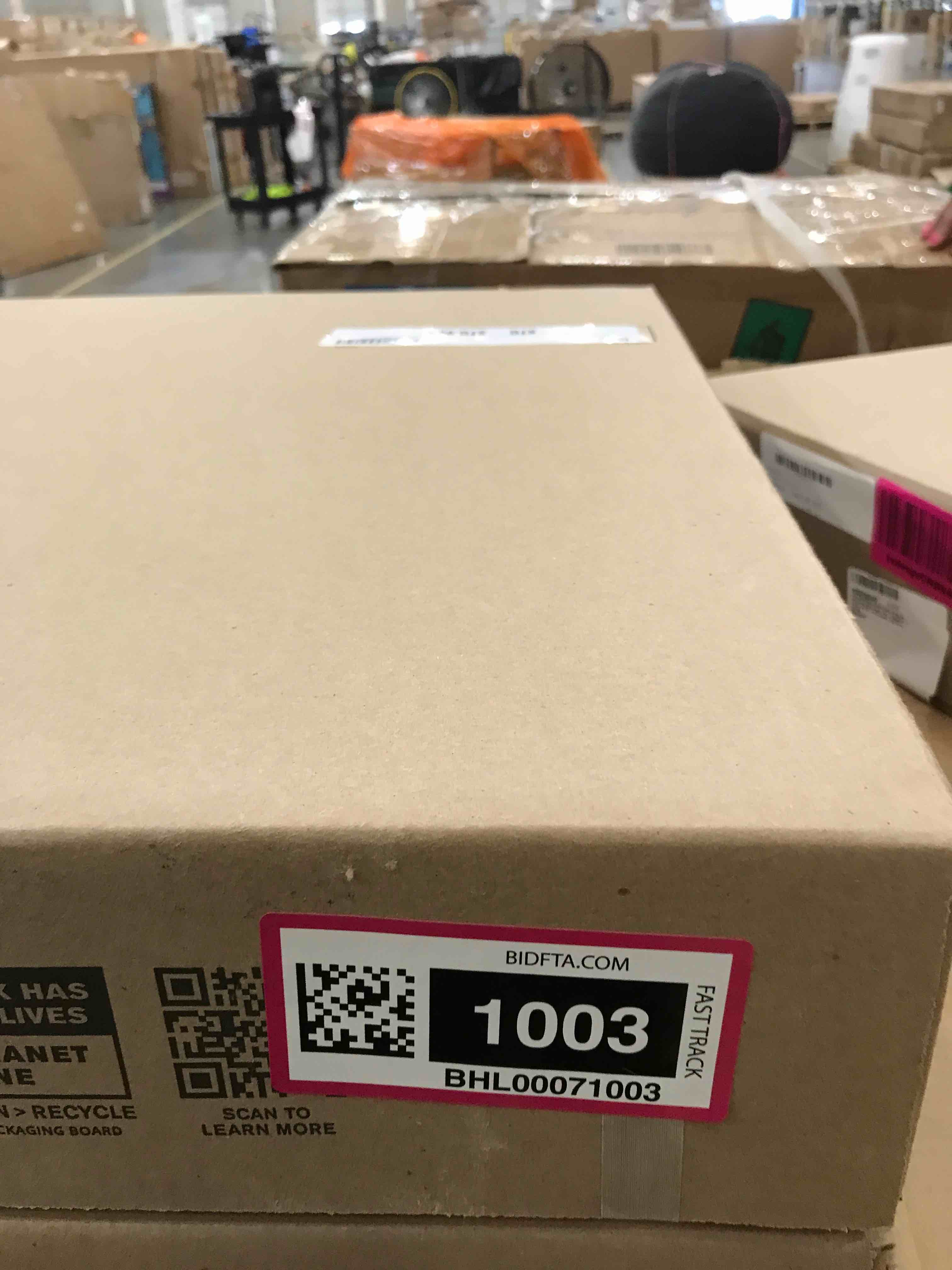 https://s3.amazonaws.com/lotting-images-prod/bidfta/BHL00071003_1690468584421.jpeg