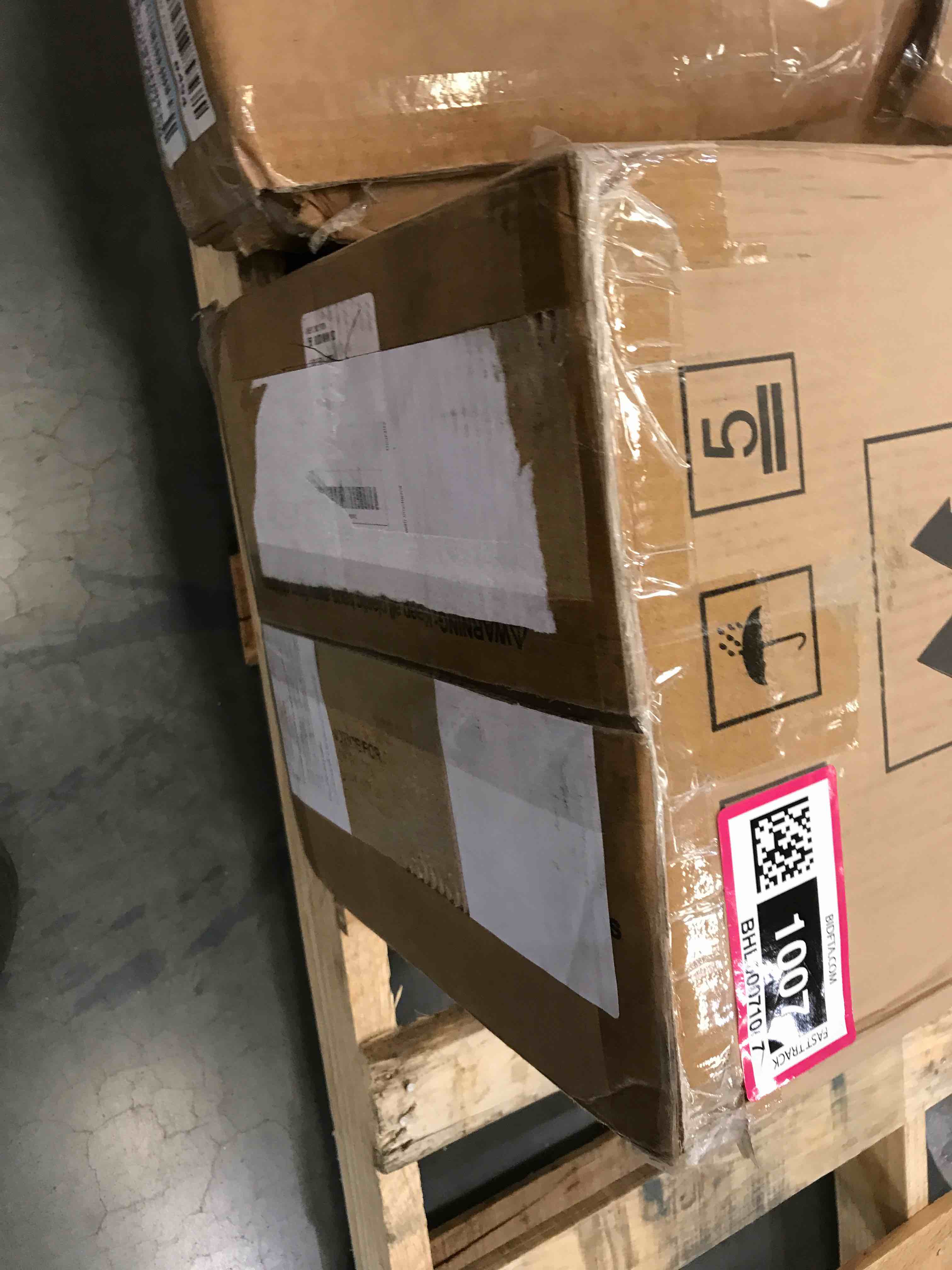 https://s3.amazonaws.com/lotting-images-prod/bidfta/BHL00071007_1690475581951.jpeg