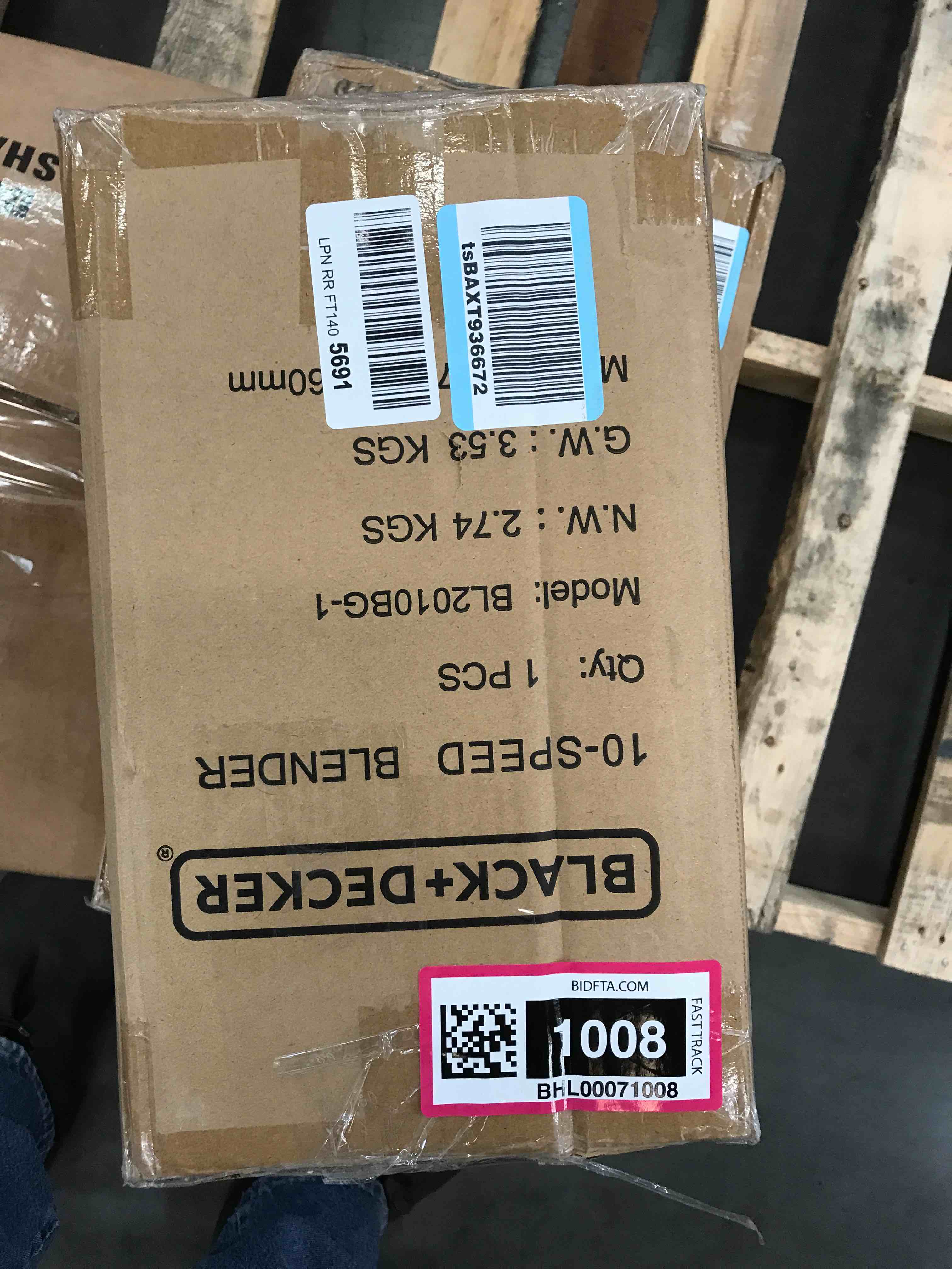 https://s3.amazonaws.com/lotting-images-prod/bidfta/BHL00071008_1690475980232.jpeg