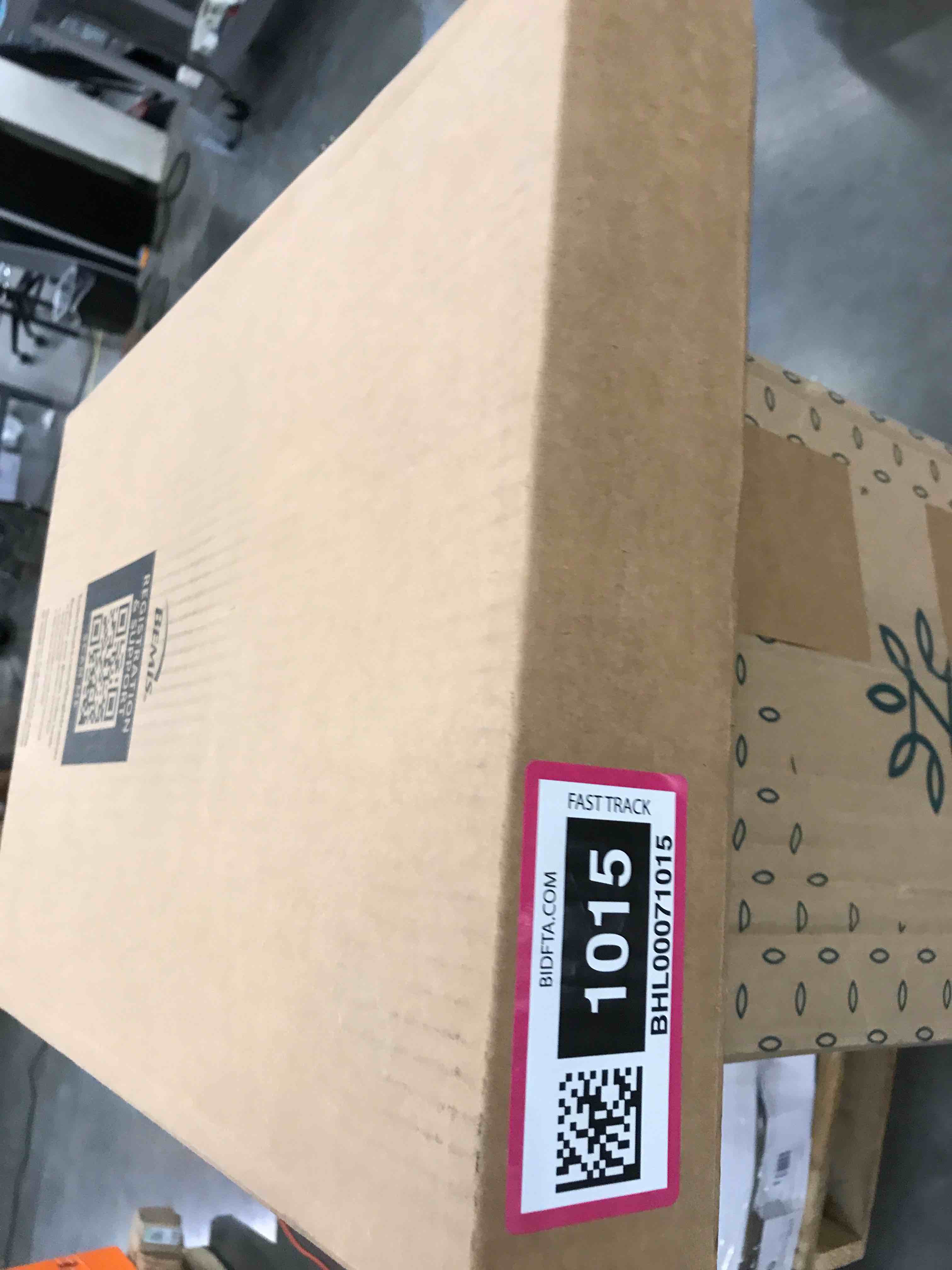 https://s3.amazonaws.com/lotting-images-prod/bidfta/BHL00071015_1690478097252.jpeg