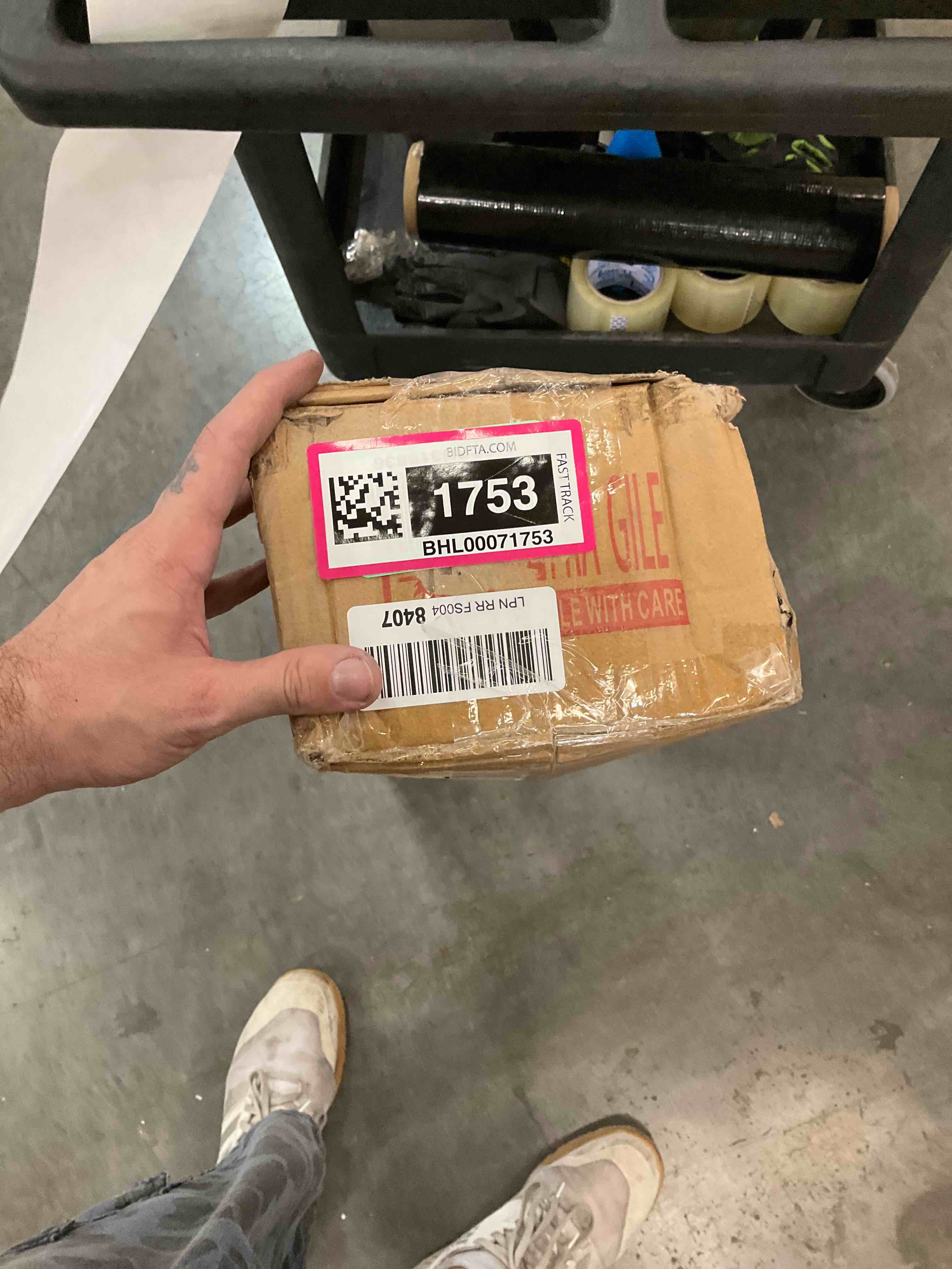https://s3.amazonaws.com/lotting-images-prod/bidfta/BHL00071753_1689708448267.jpeg