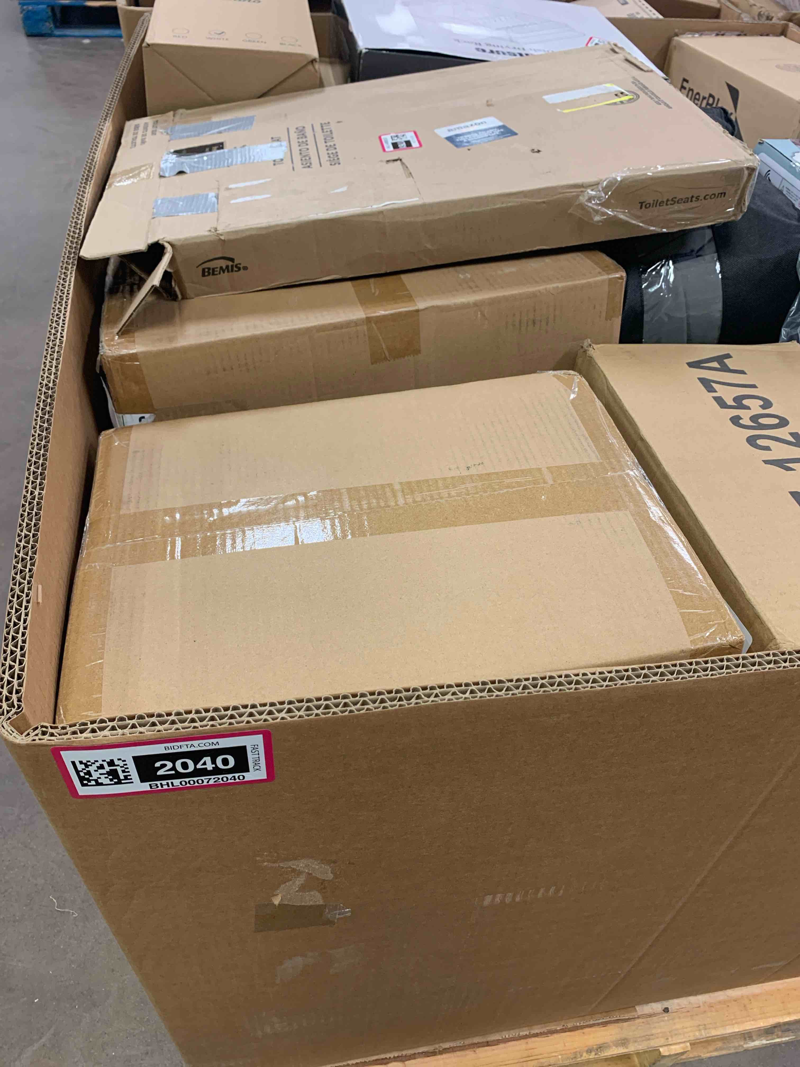 Auction Pick-Up Returns Pallet 