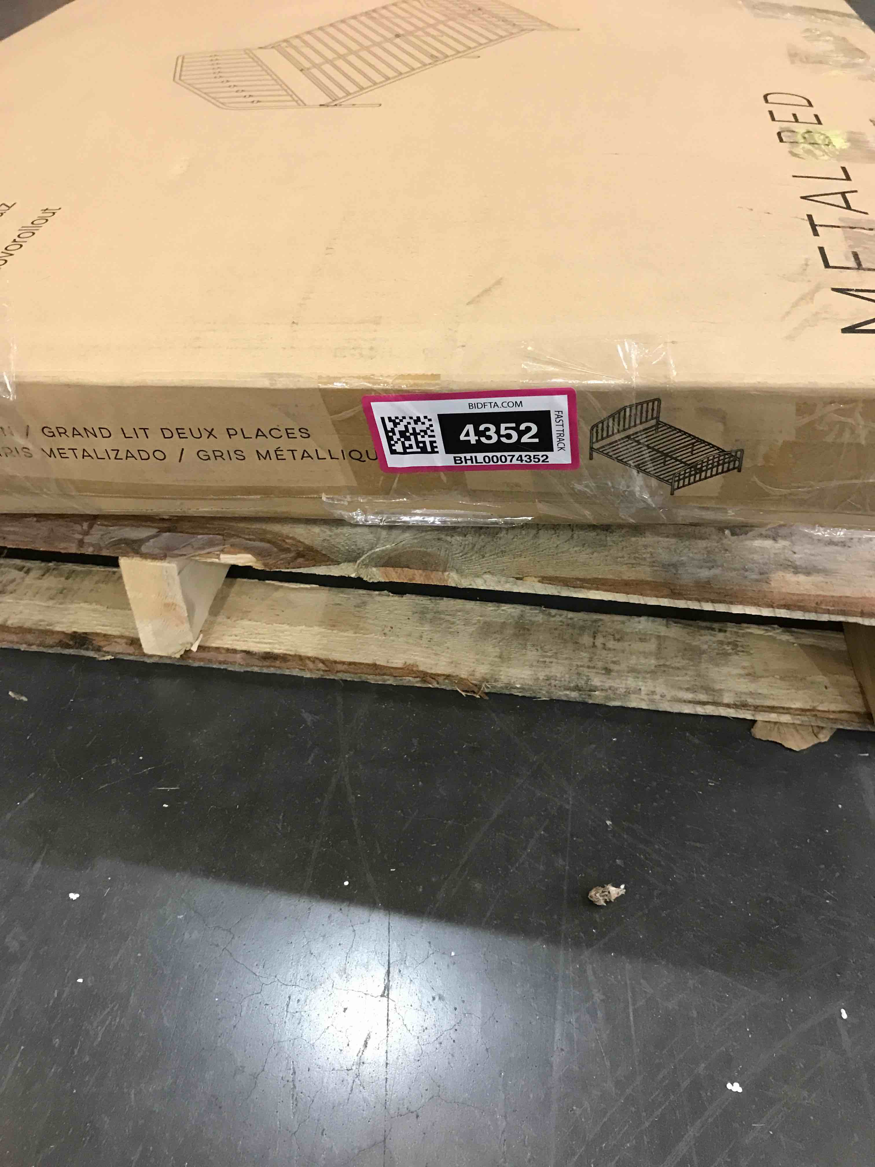 https://s3.amazonaws.com/lotting-images-prod/bidfta/BHL00074352_1690464215435.jpeg