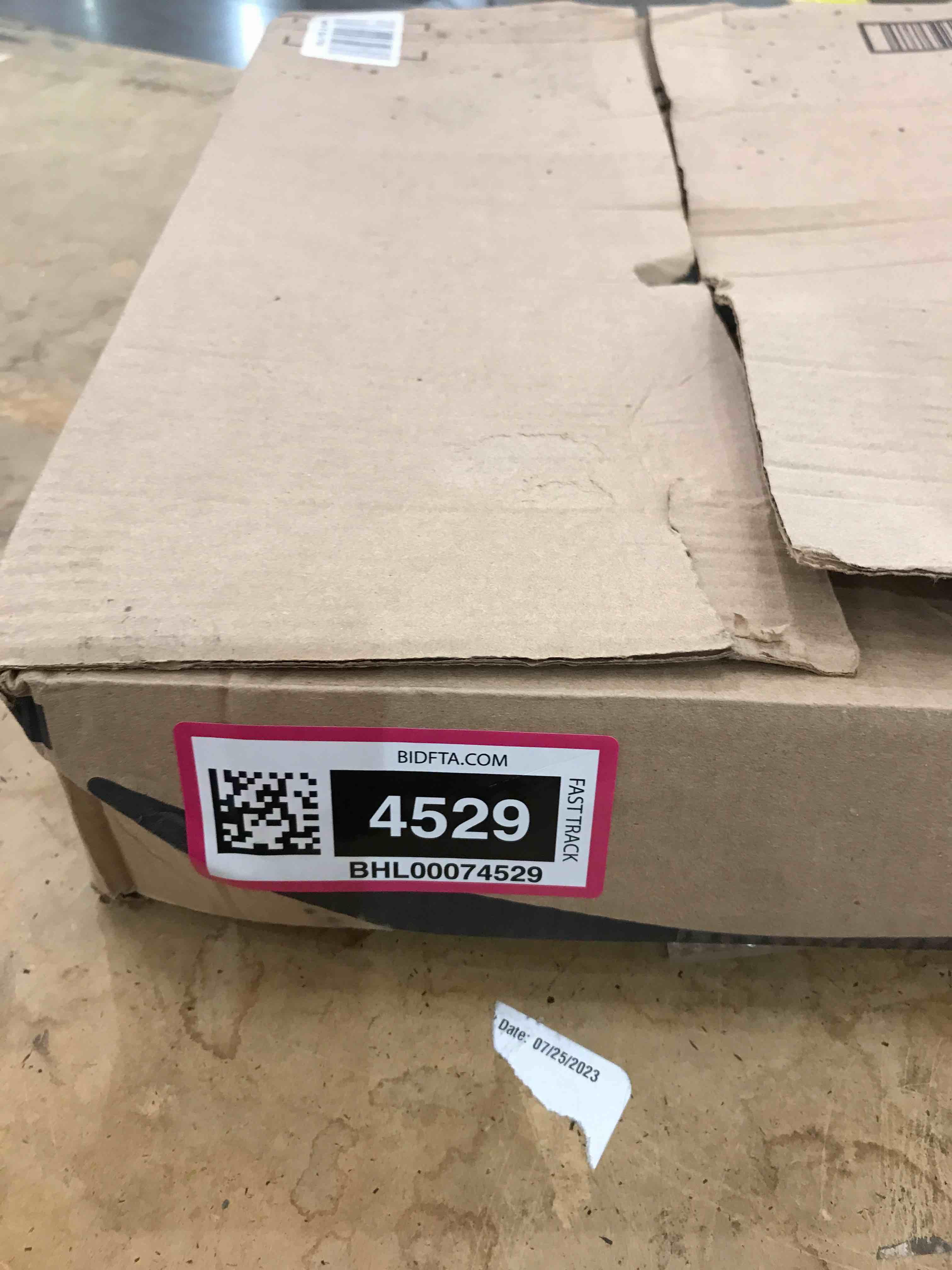 https://s3.amazonaws.com/lotting-images-prod/bidfta/BHL00074529_1690476226075.jpeg