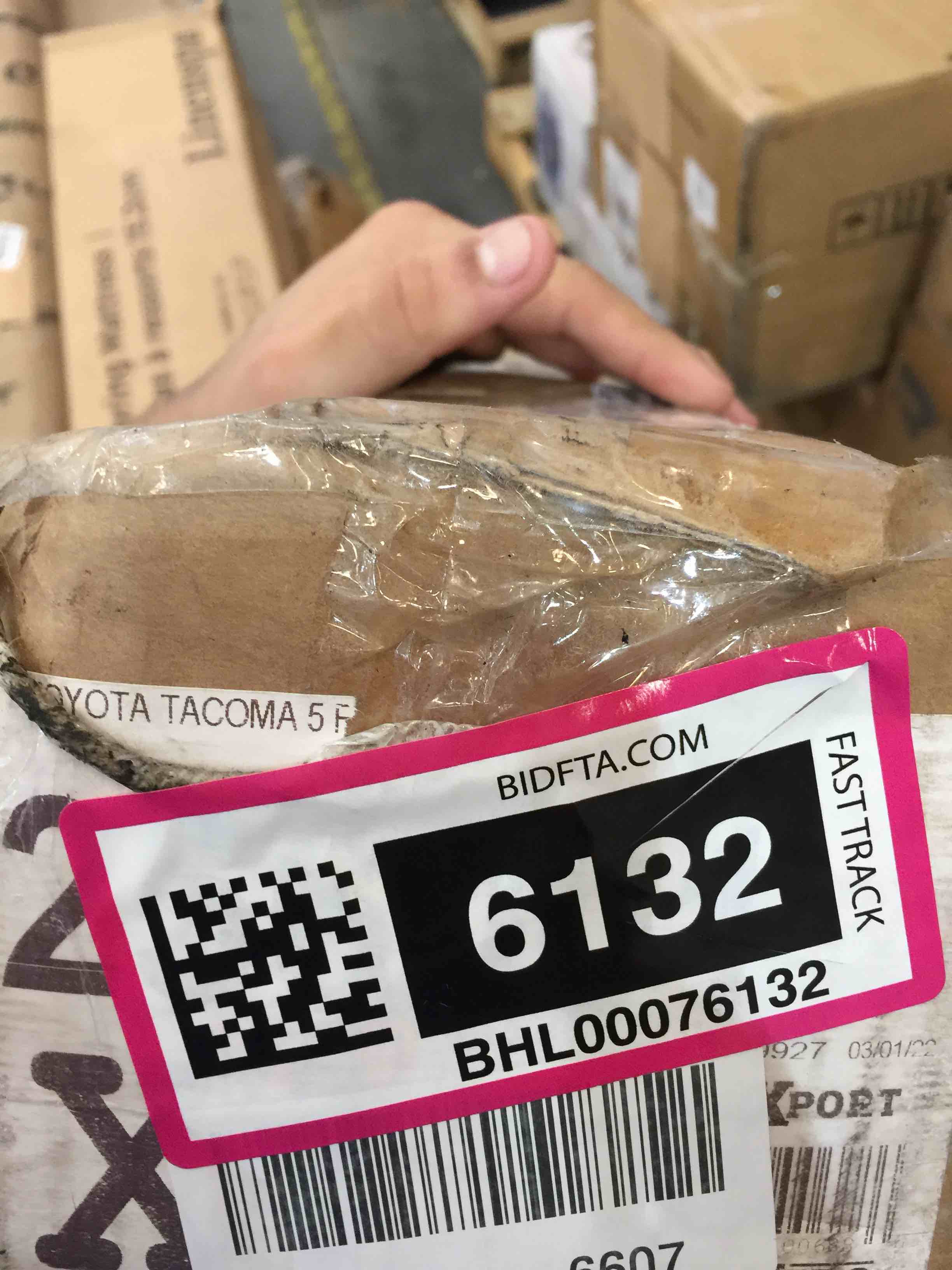 TruXedo TruXport Soft Roll Up Truck Bed Tonneau Cover | 256001 | Fits 2016 - 2022 Toyota Tacoma (Excludes Trail Special Edition Storage Boxes) 5' 1" Bed (60.5")