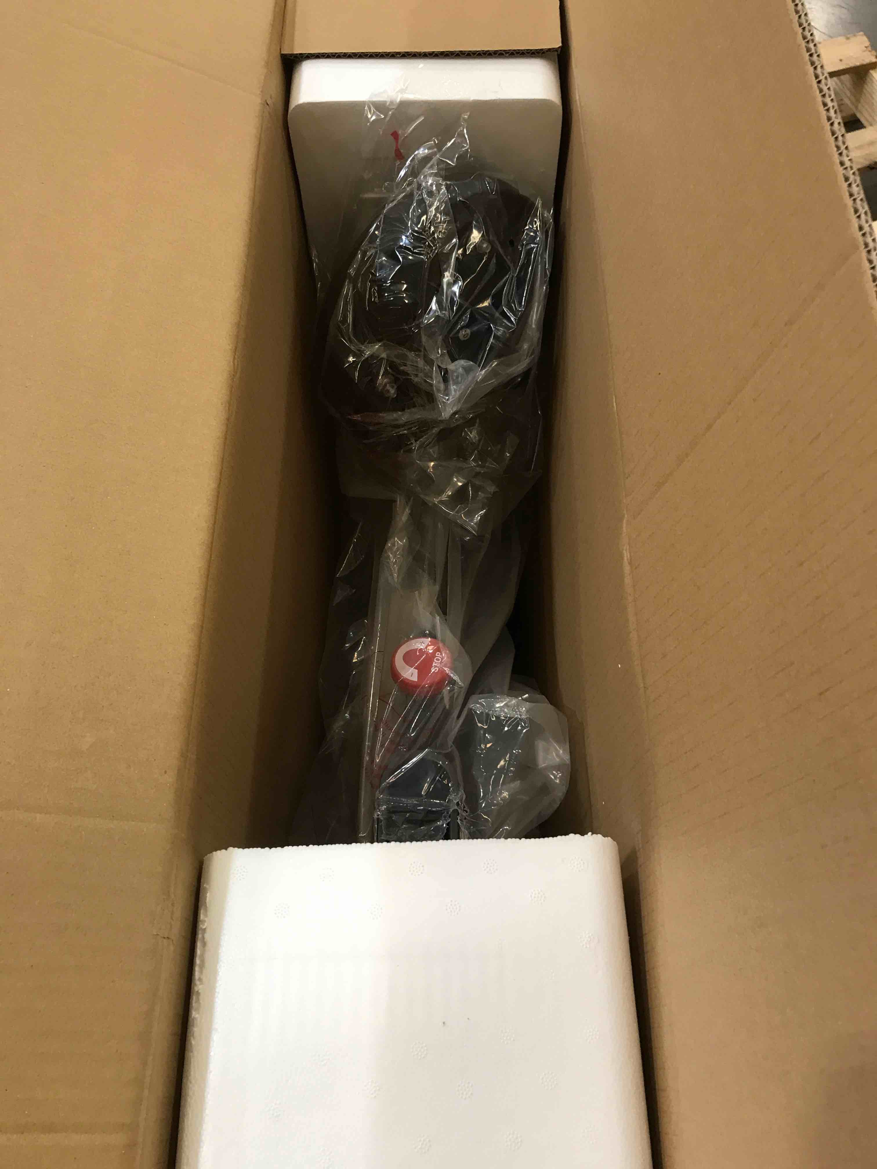 https://s3.amazonaws.com/lotting-images-prod/bidfta/BHL00076202_1692629362604.jpeg