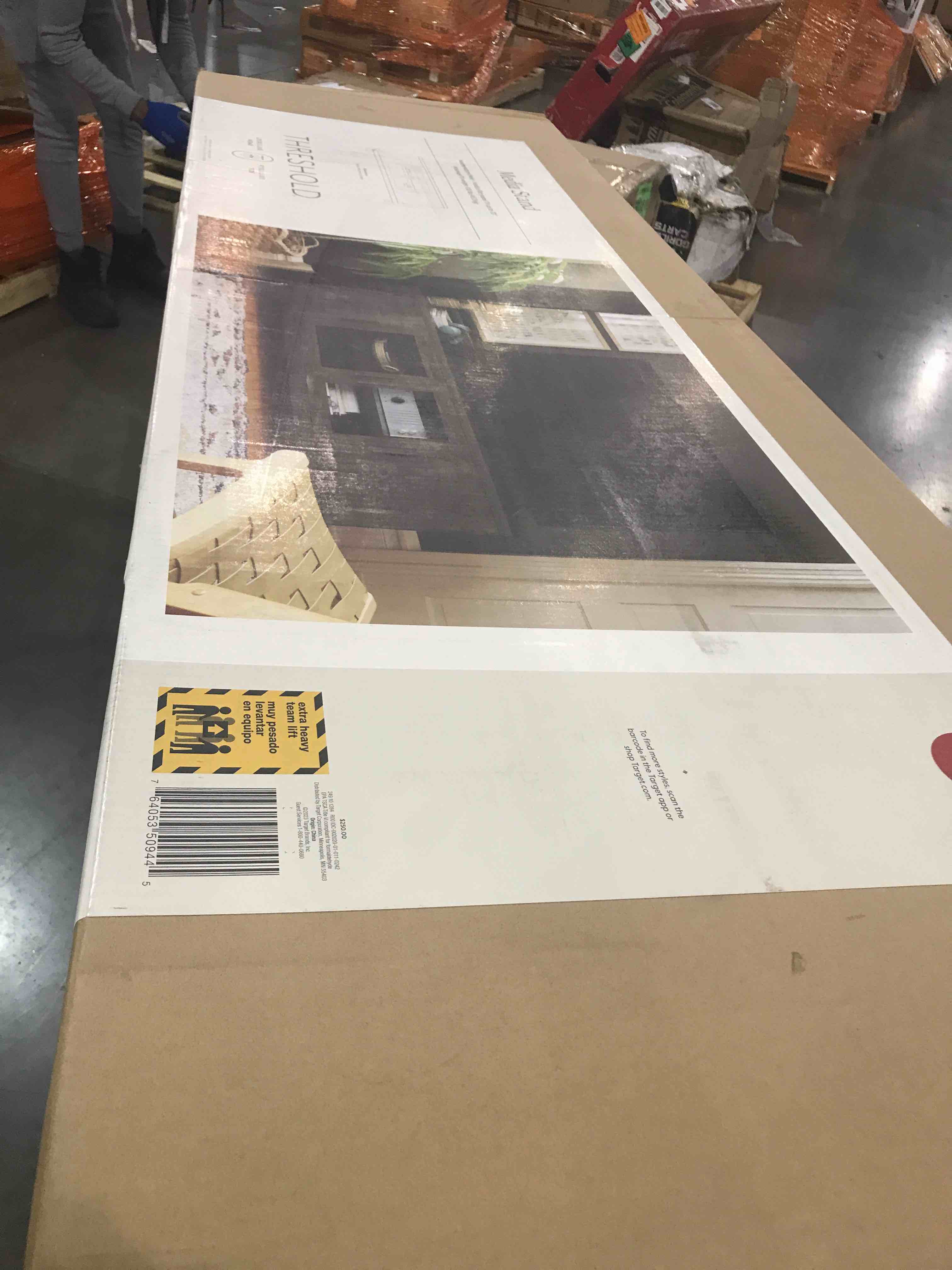 https://s3.amazonaws.com/lotting-images-prod/bidfta/BHL00076403_1695381235211.jpeg
