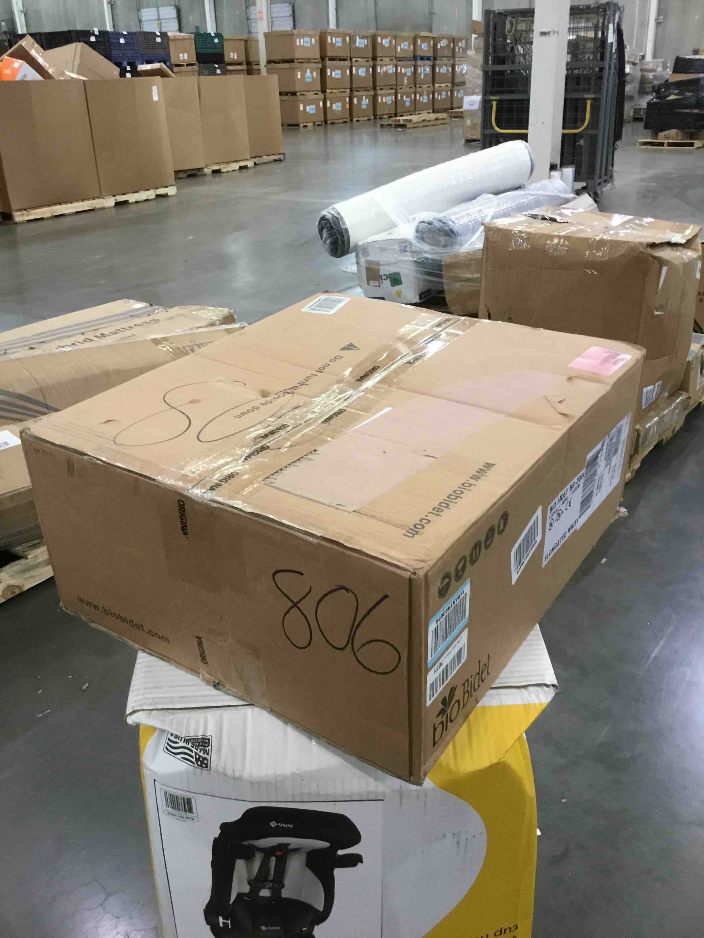 https://s3.amazonaws.com/lotting-images-prod/bidfta/BHL00079704_1690380036363.jpeg