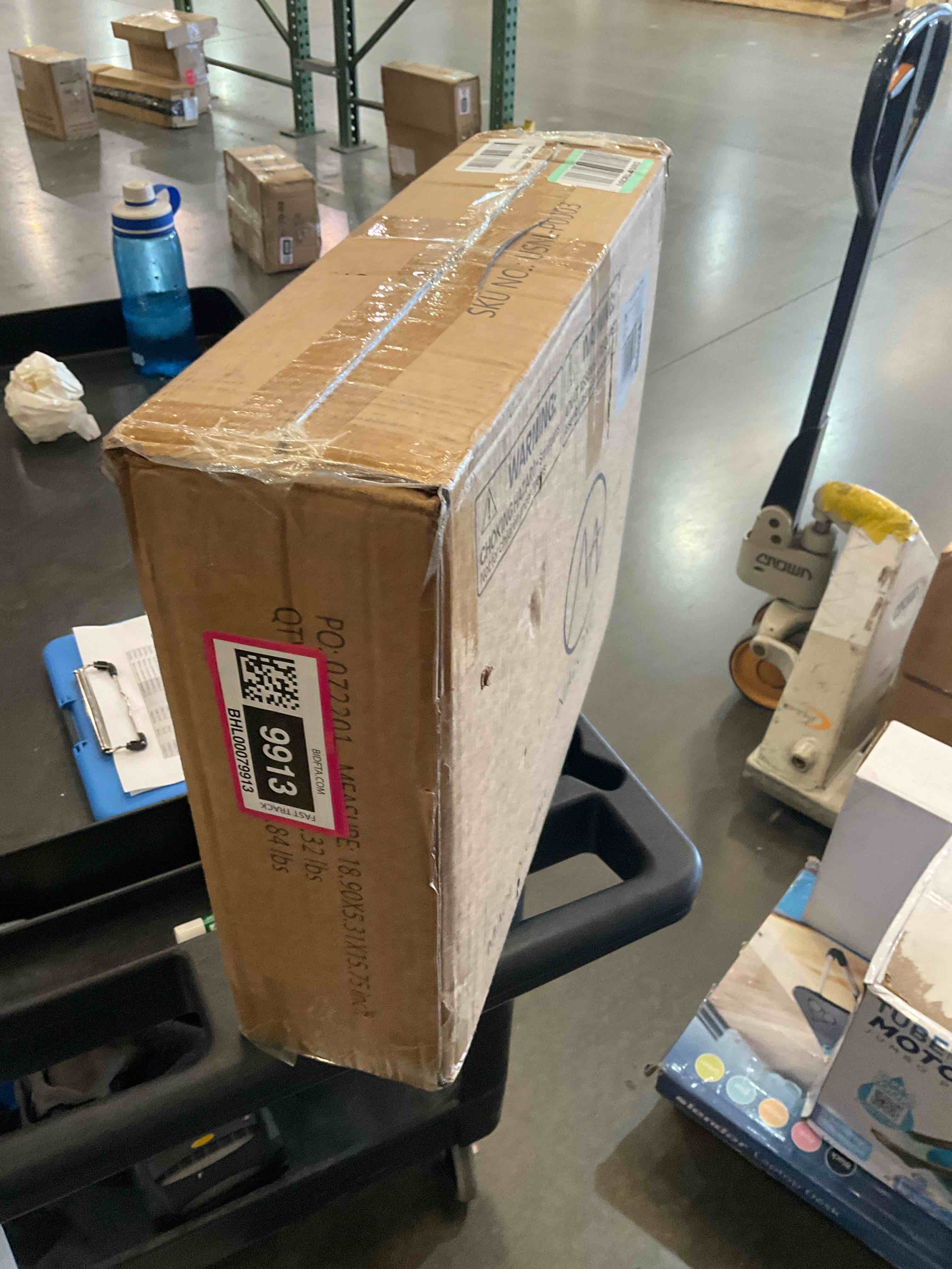 https://s3.amazonaws.com/lotting-images-prod/bidfta/BHL00079913_1690835381670.jpeg