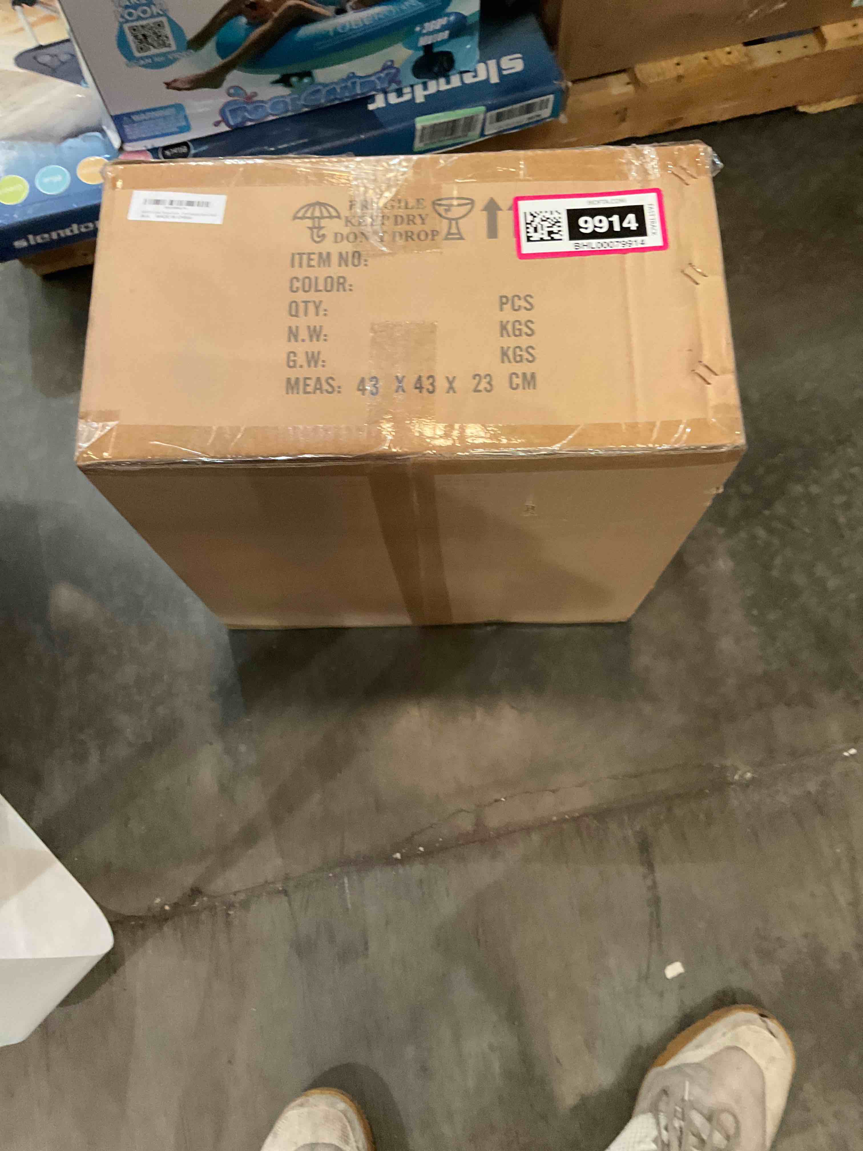 https://s3.amazonaws.com/lotting-images-prod/bidfta/BHL00079915_1690835424739.jpeg