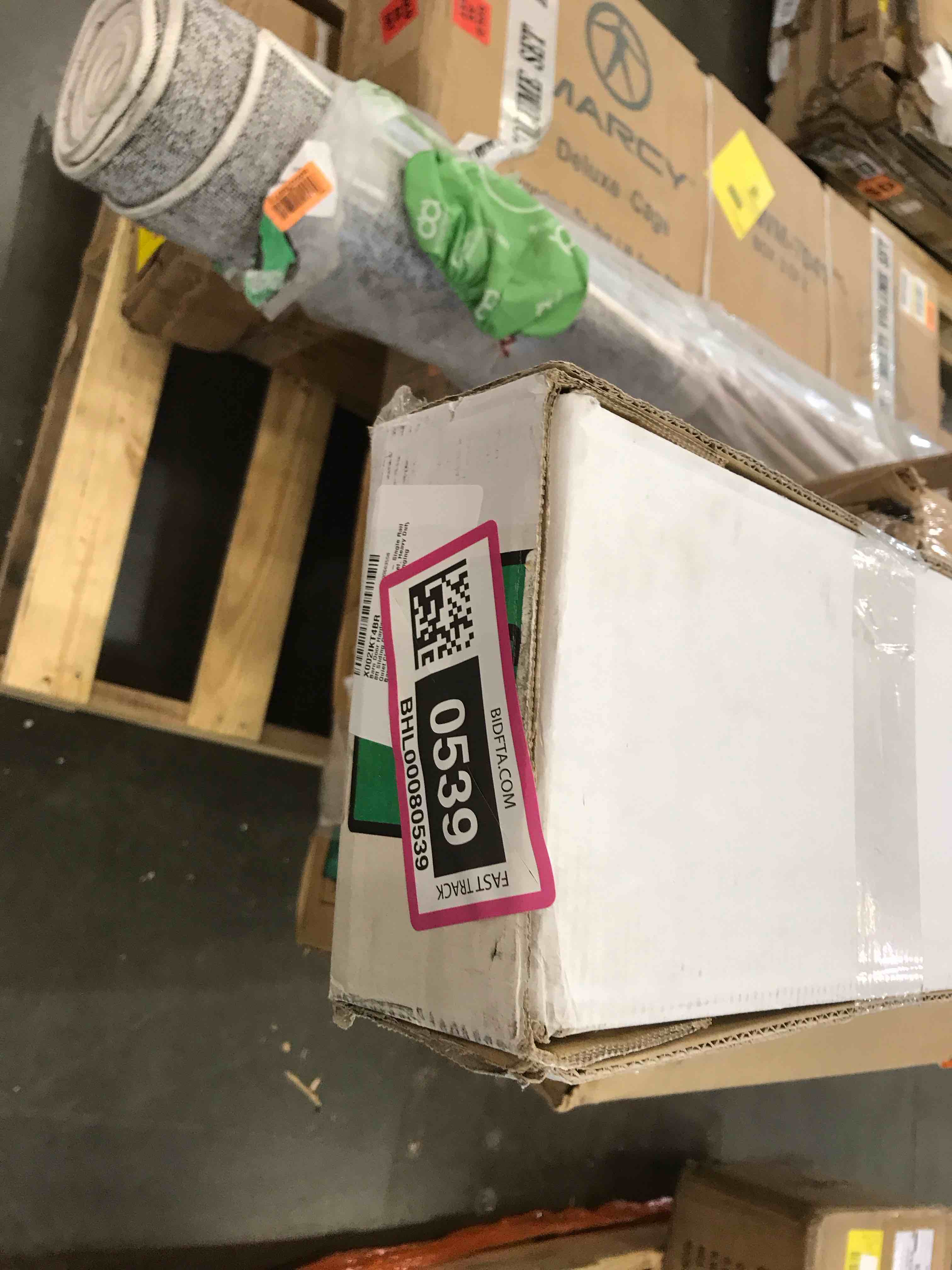 https://s3.amazonaws.com/lotting-images-prod/bidfta/BHL00080539_1696870986452.jpeg