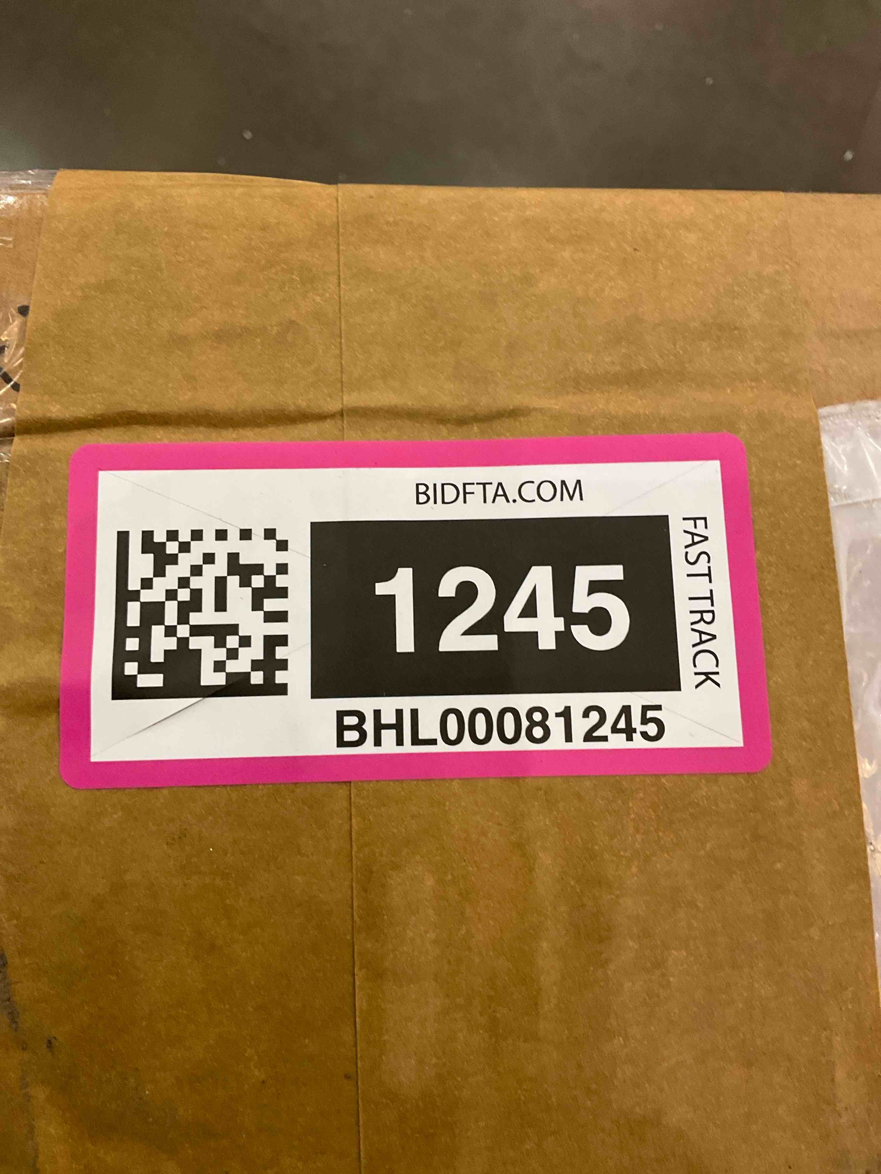 Invacare Painted Hydraulic Lift | 450 lbs. weight capacity | 9805P model