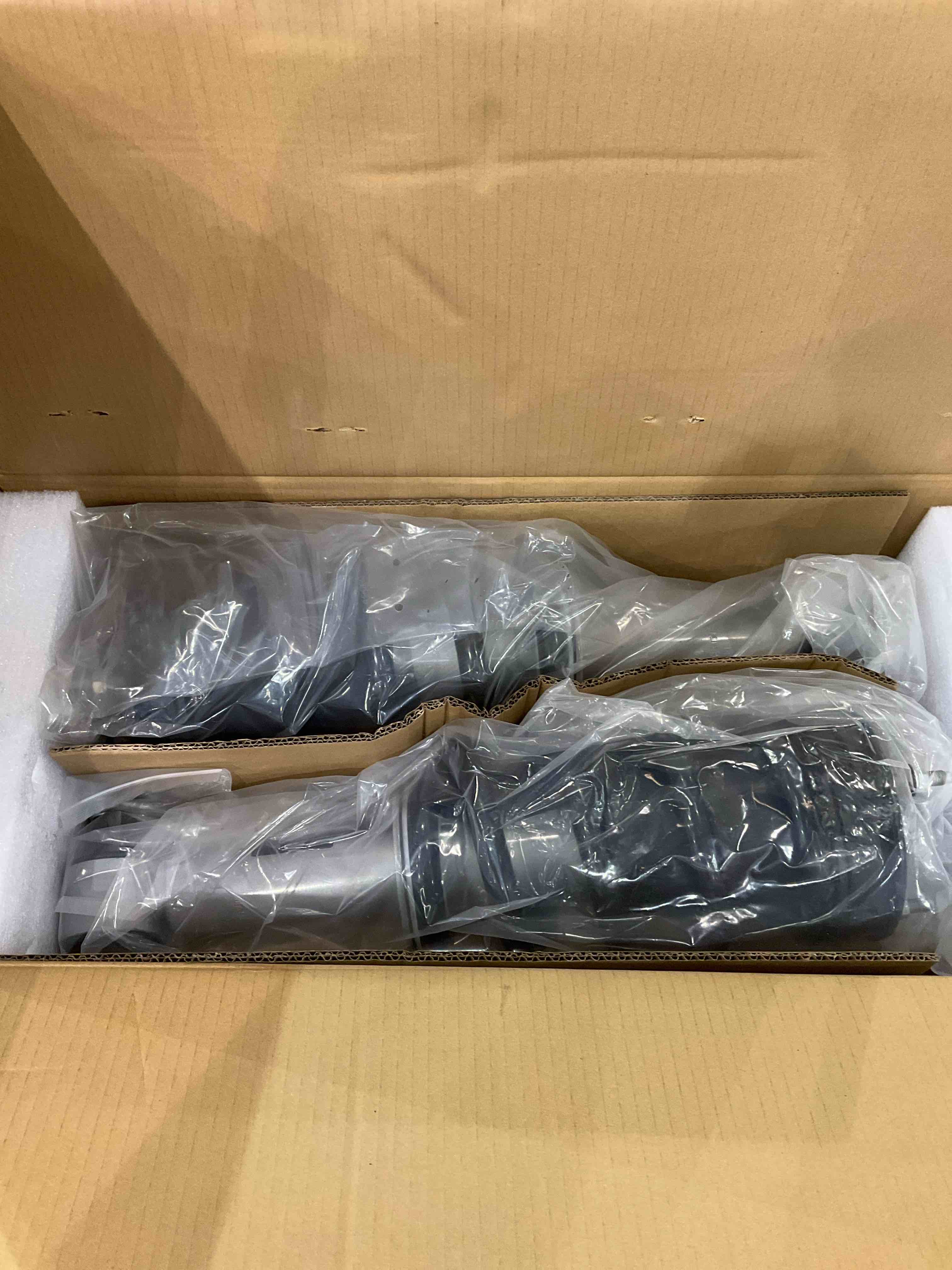 https://s3.amazonaws.com/lotting-images-prod/bidfta/BHL00083143_1696353092472.jpeg