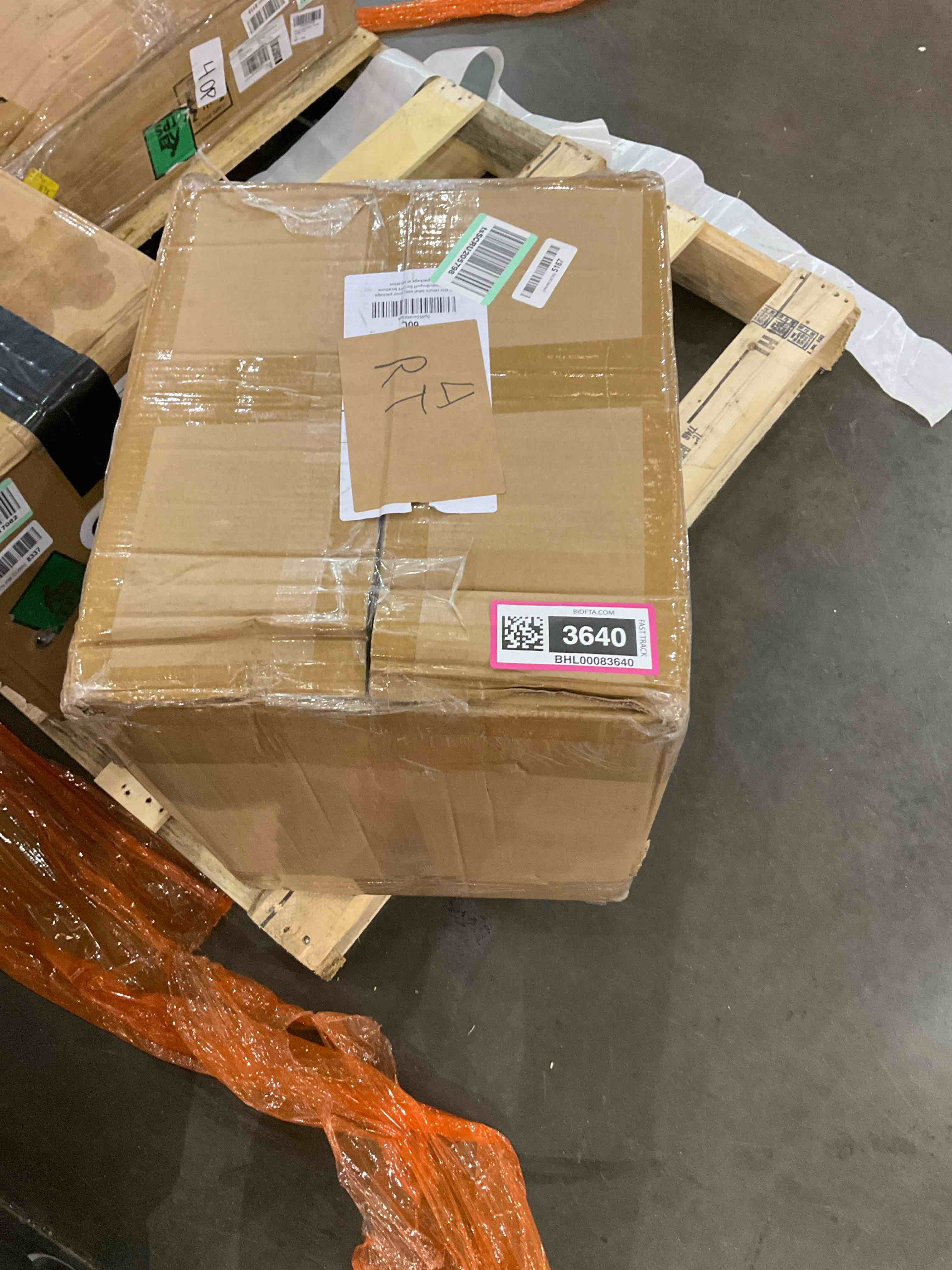 https://s3.amazonaws.com/lotting-images-prod/bidfta/BHL00083640_1697566600696.jpeg