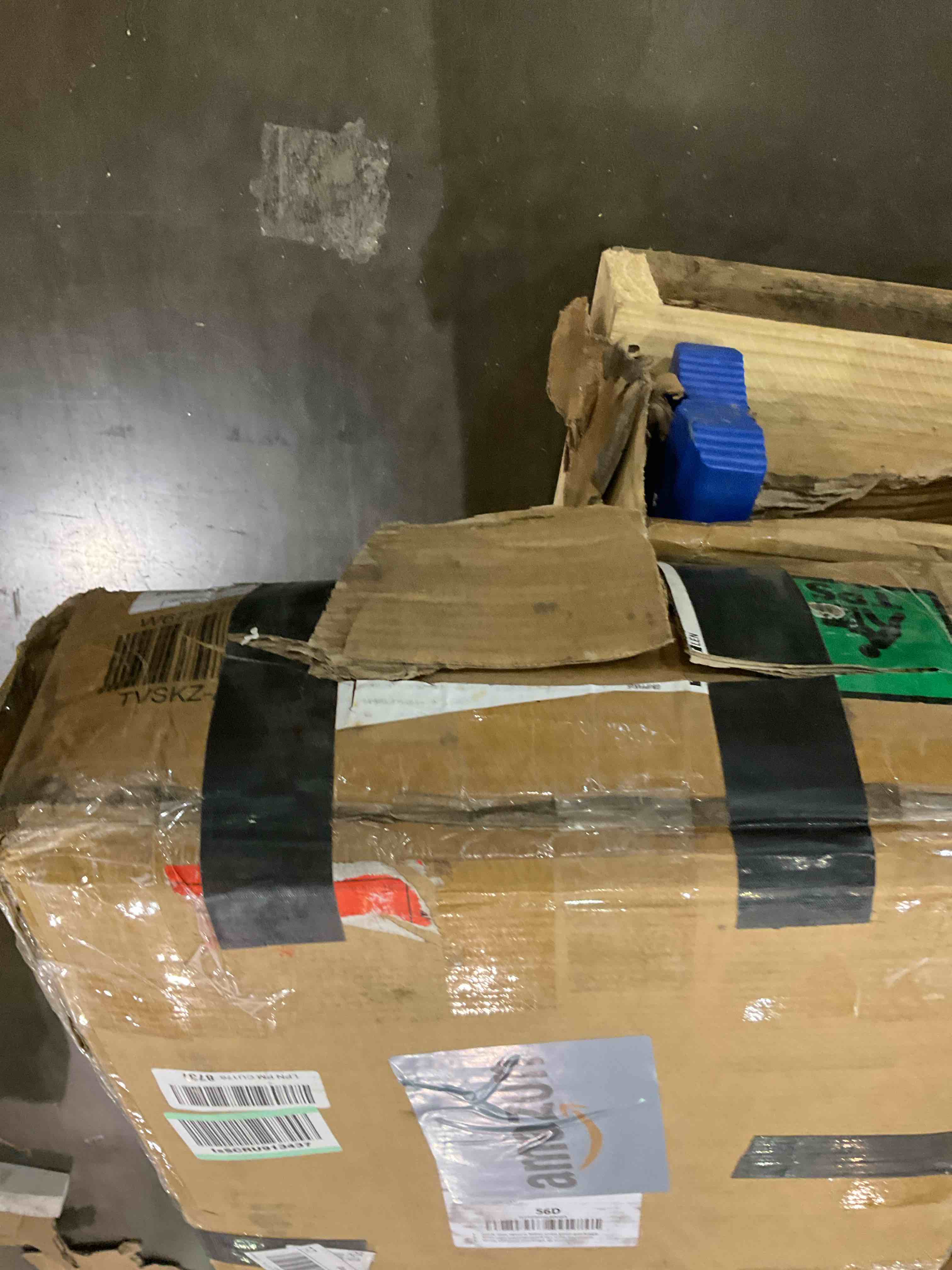 https://s3.amazonaws.com/lotting-images-prod/bidfta/BHL00083906_1701380139956.jpeg
