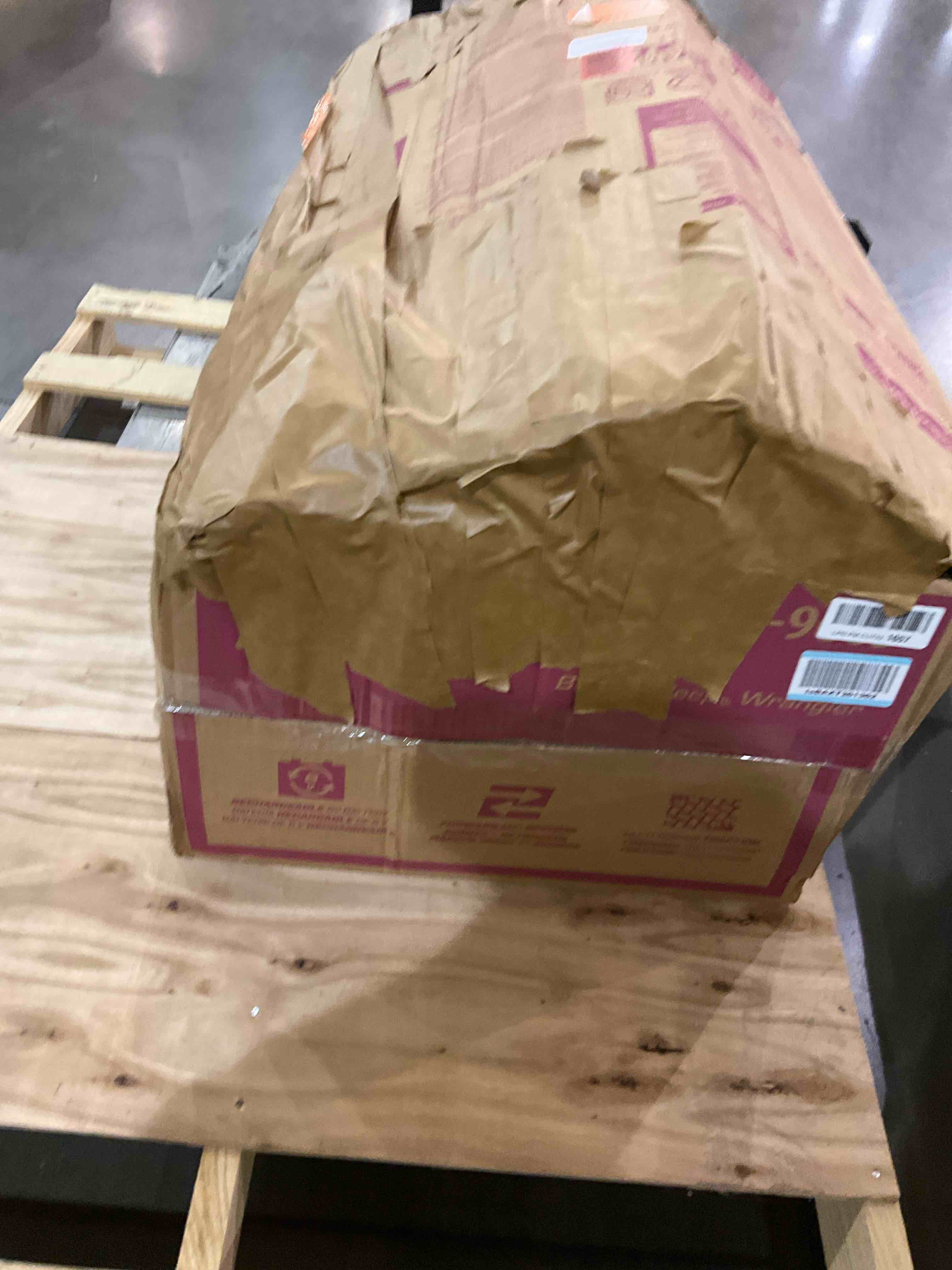 https://s3.amazonaws.com/lotting-images-prod/bidfta/BHL00083908_1701384035888.jpeg